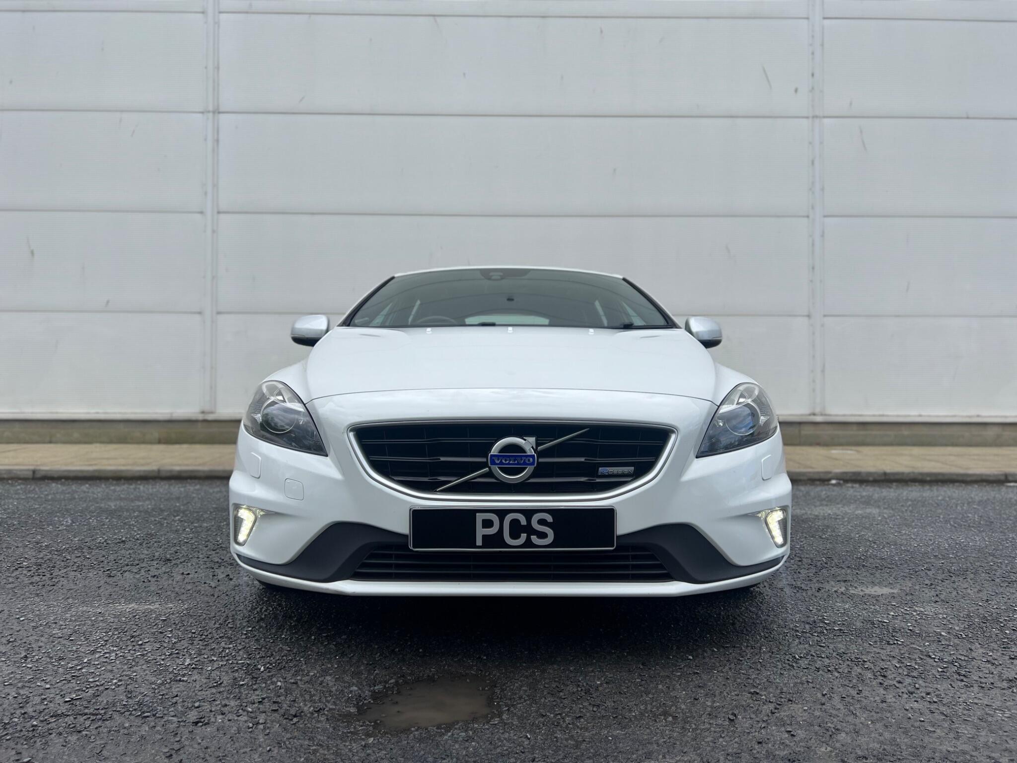 Volvo V40 - Image 2