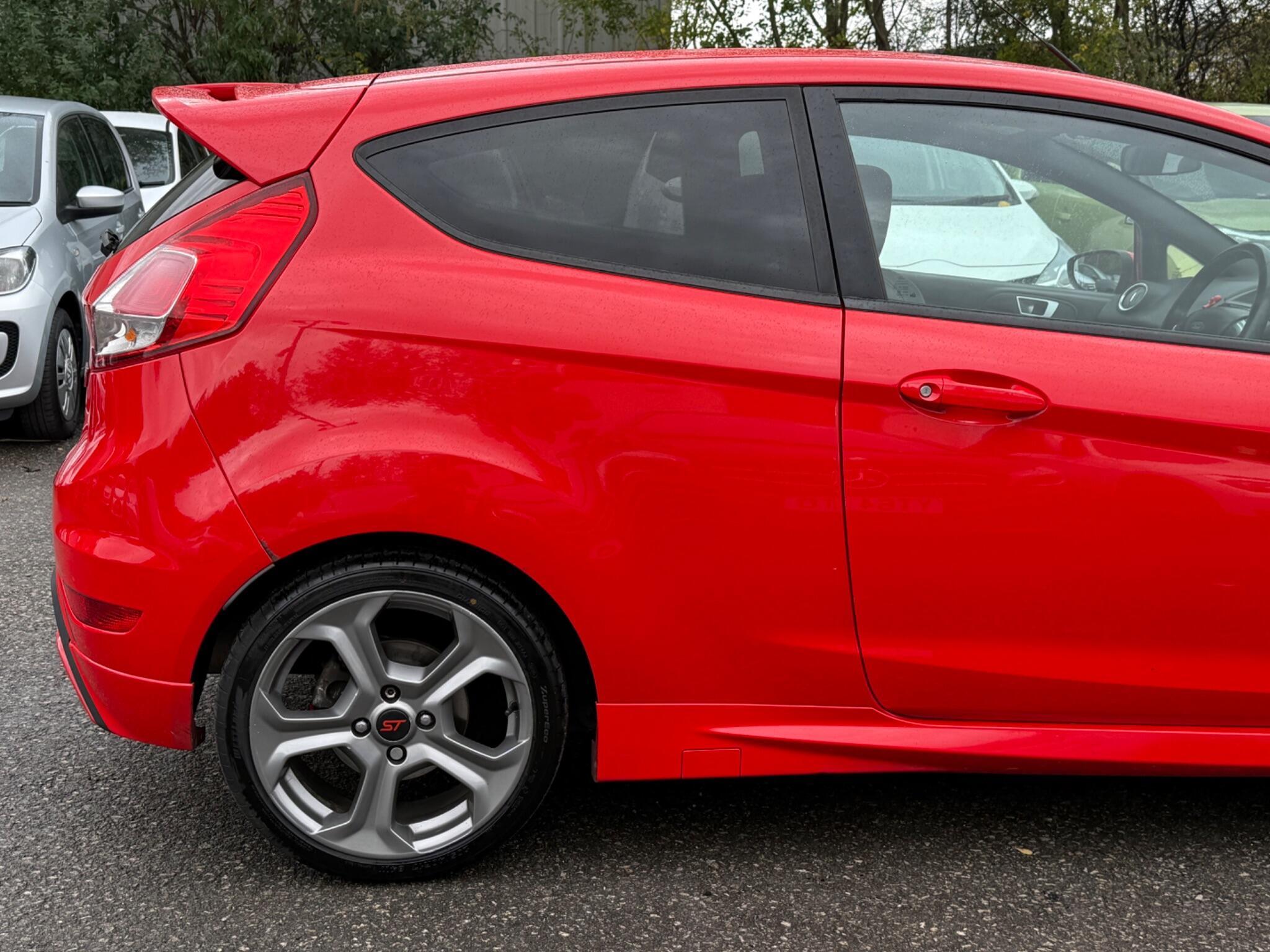 Ford Fiesta - Image 12