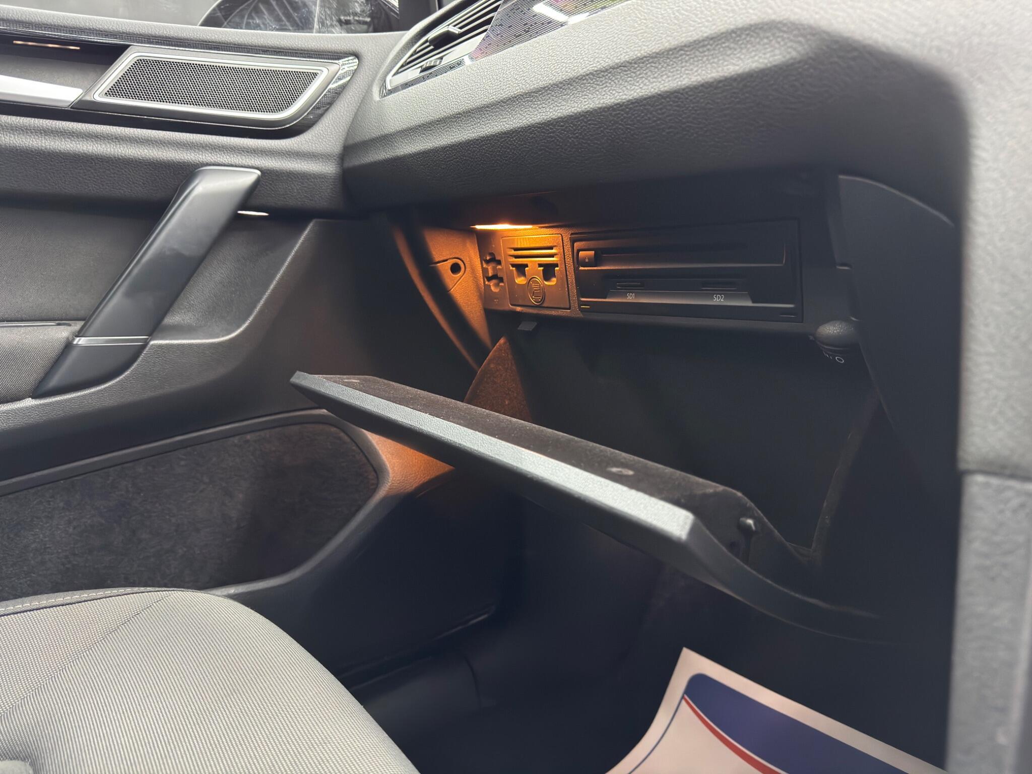 Volkswagen GOLF SV - Image 40