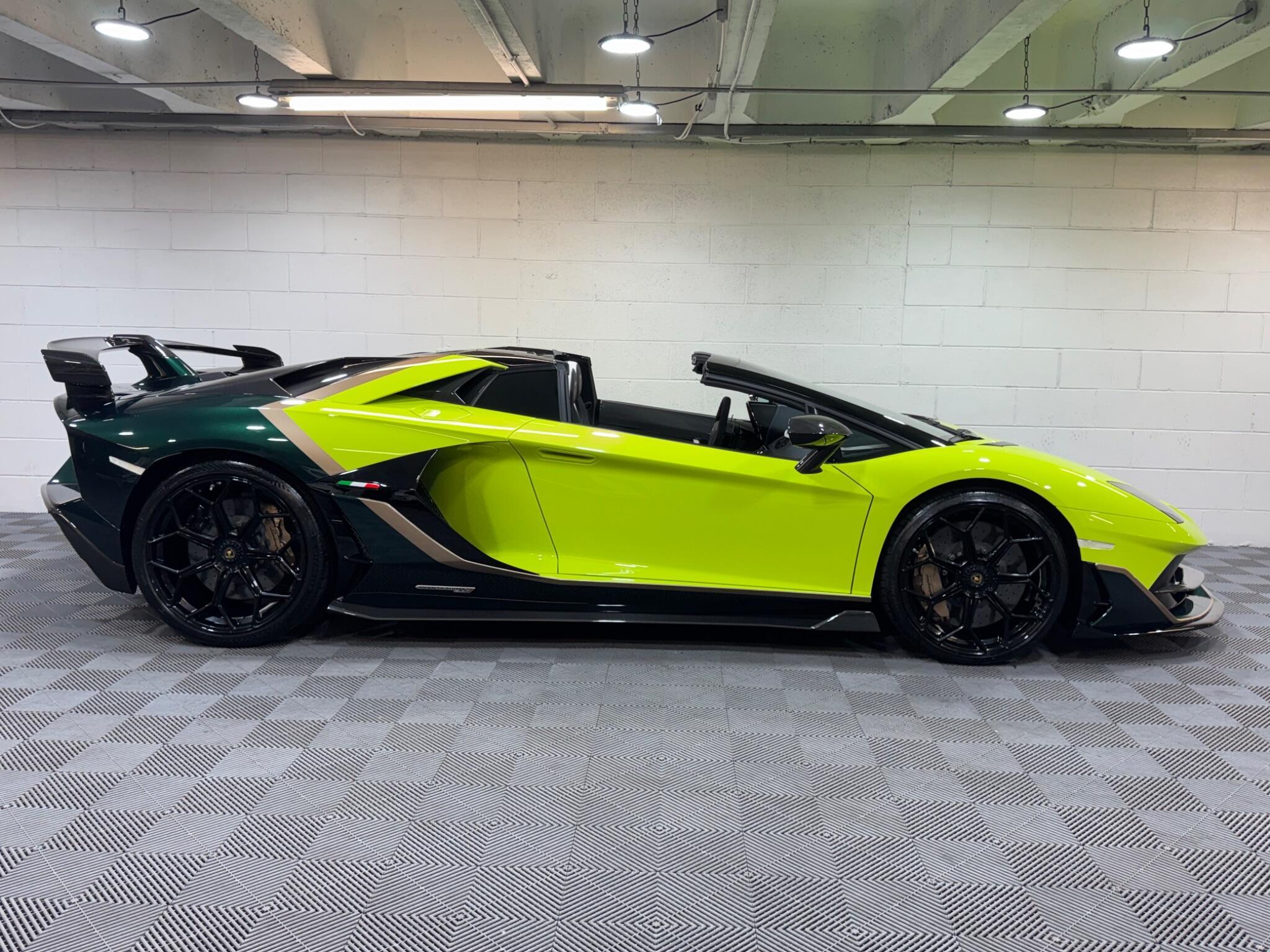 Lamborghini Aventador - Image 15