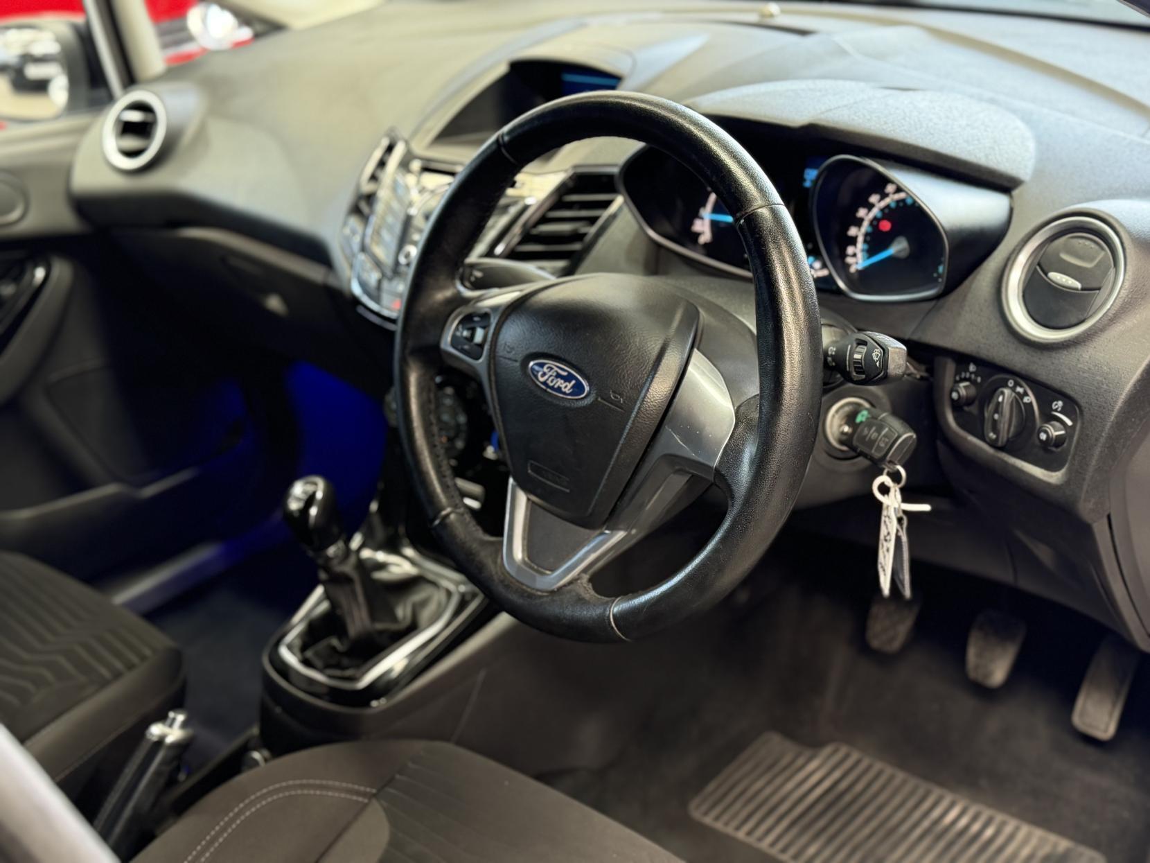 Ford Fiesta - Image 19