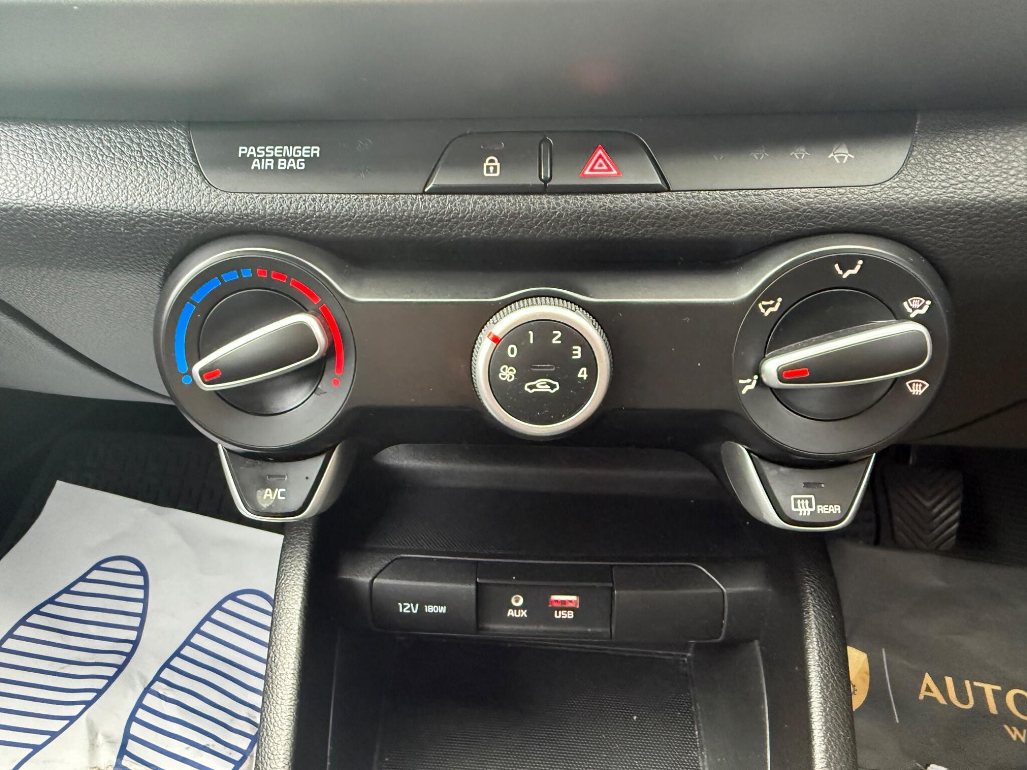 Kia Stonic - Image 17