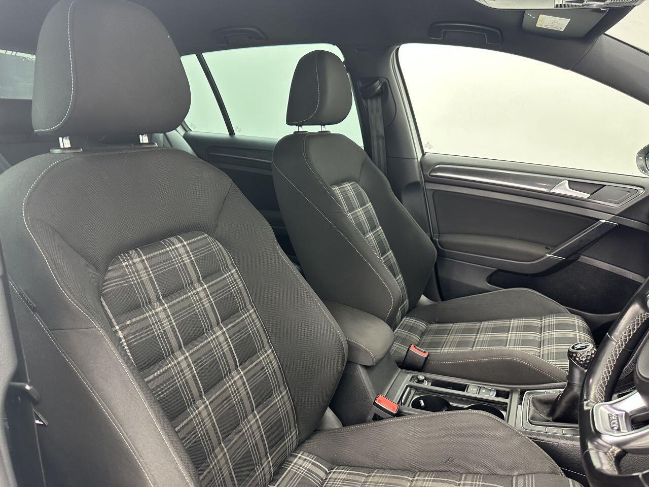 Volkswagen Golf - Image 2