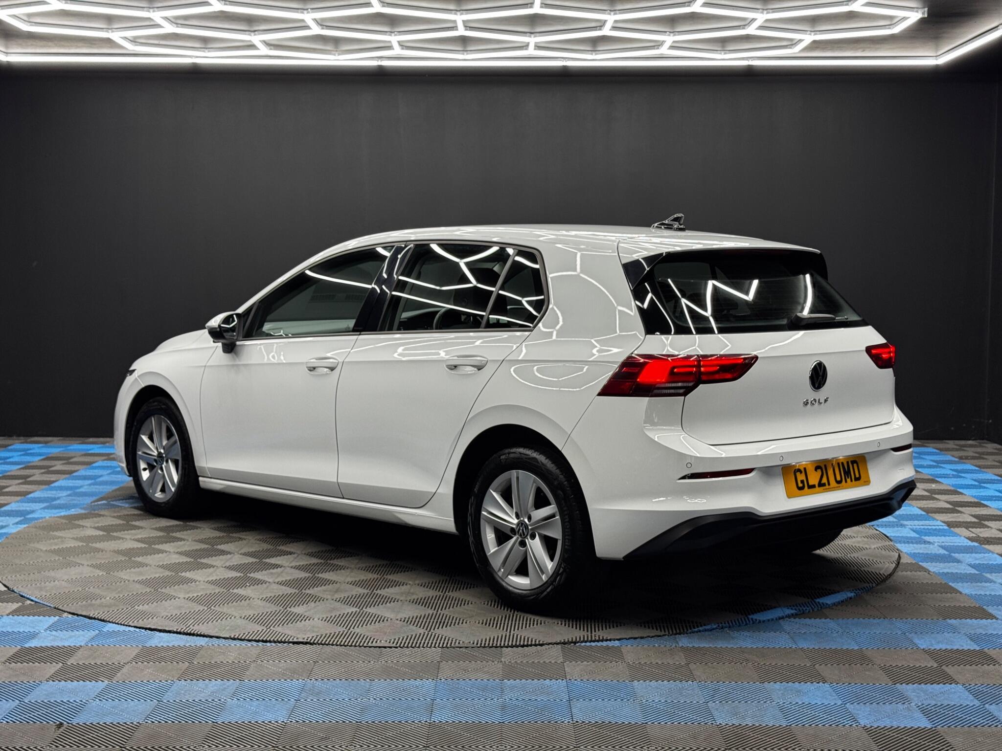 Volkswagen Golf - Image 7