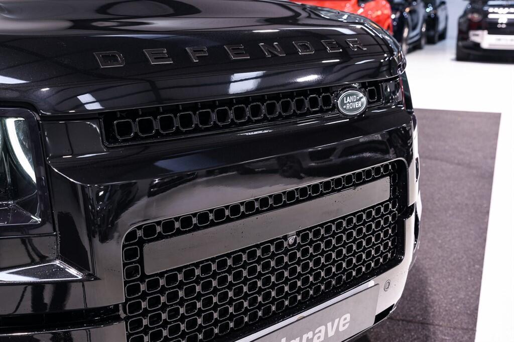 Land Rover Defender 110 - Image 12