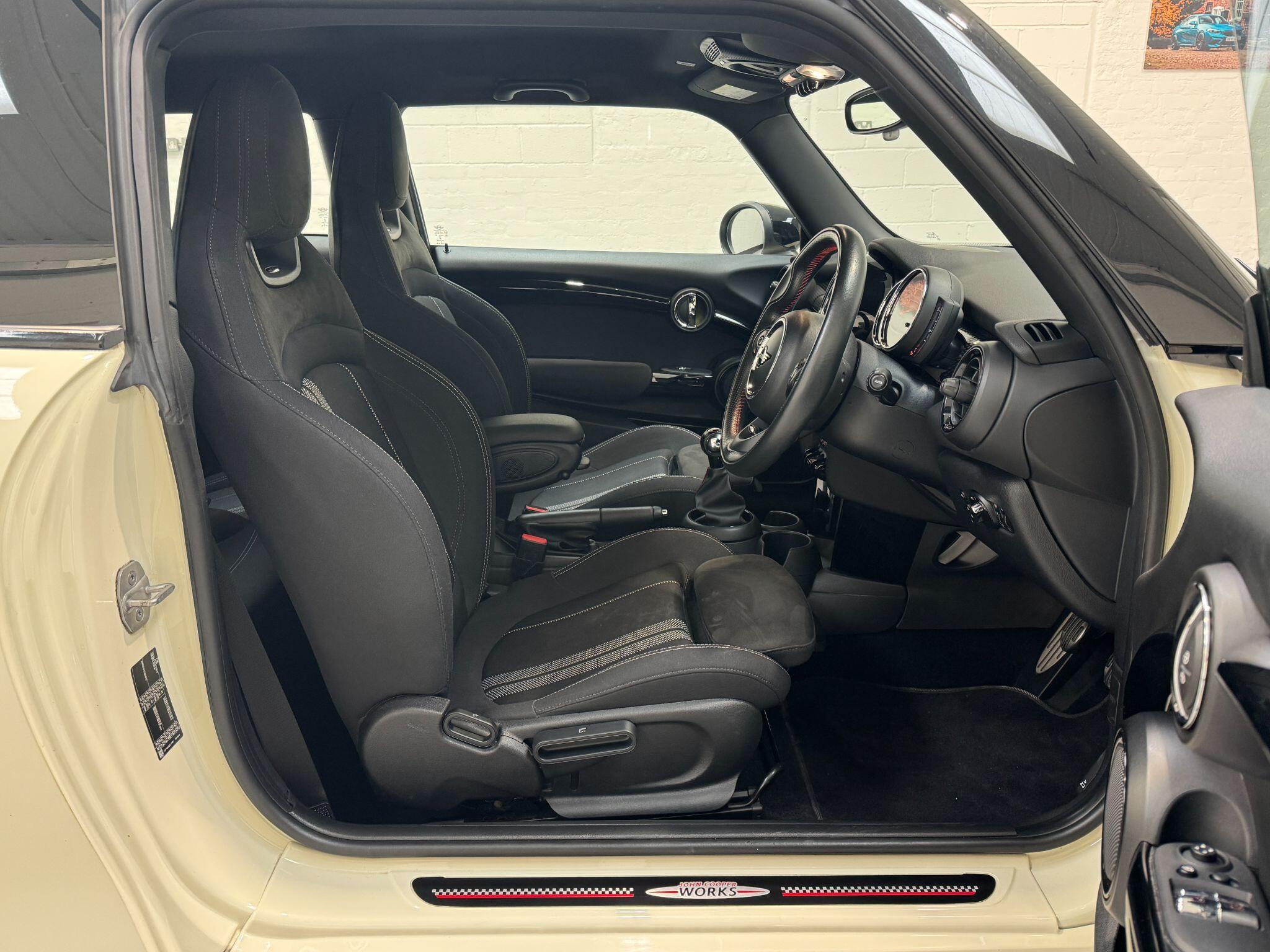 MINI Hatch - Image 18