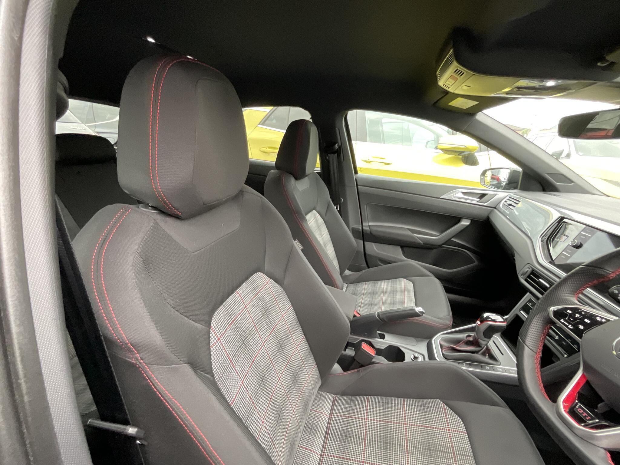 Volkswagen Polo - Image 8