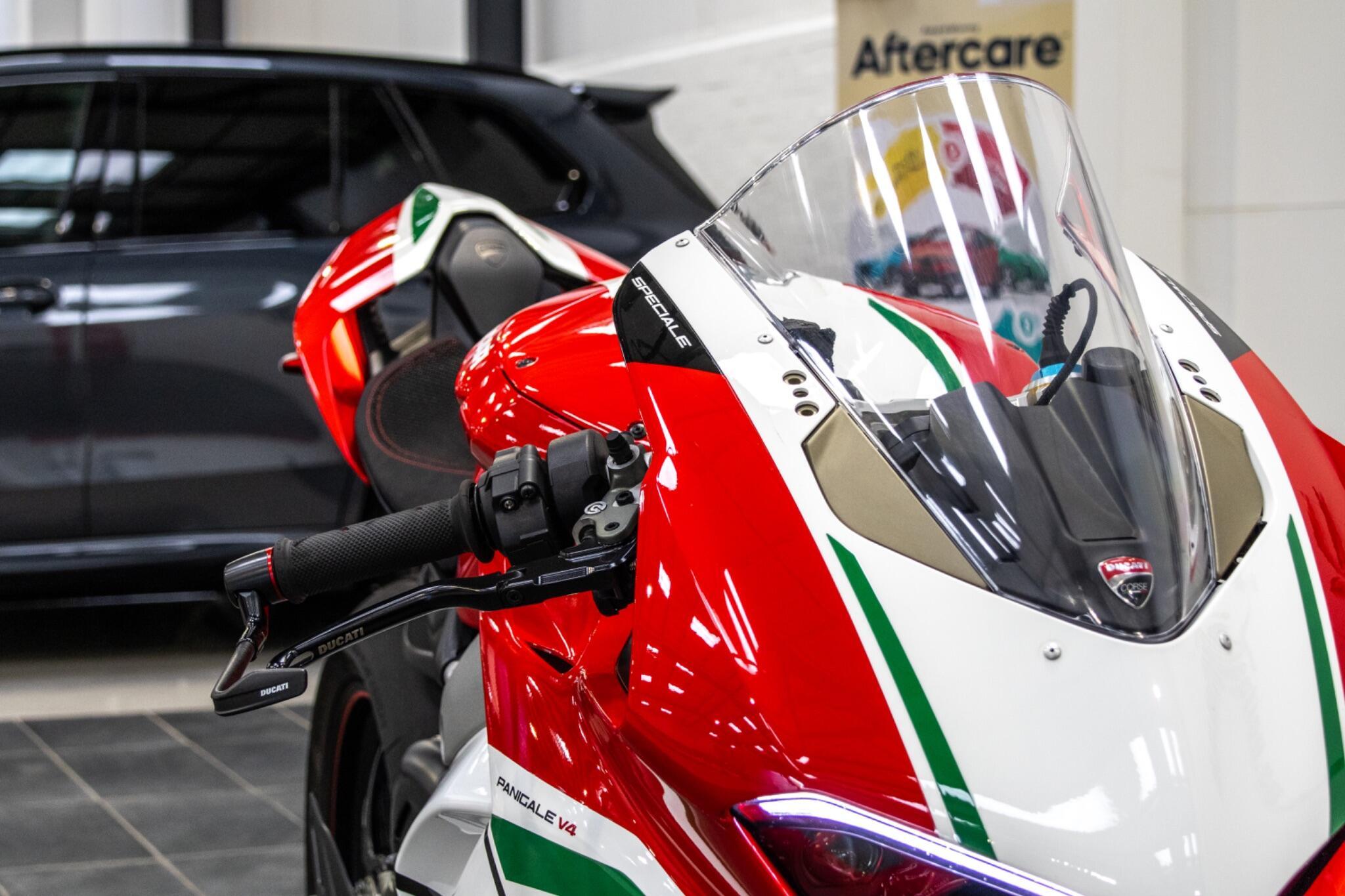 Ducati PANIGALE V4 - Image 14