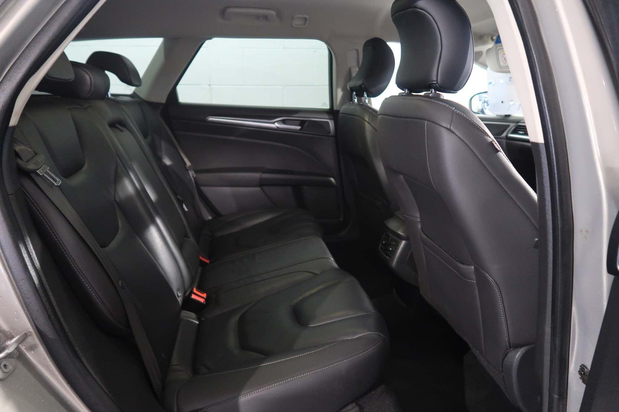 Ford Mondeo - Image 9