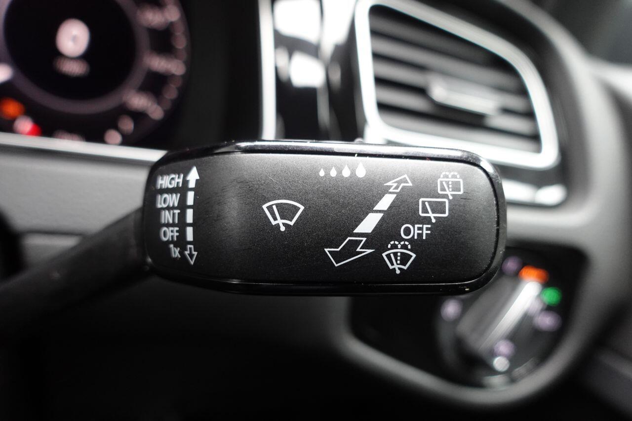 Volkswagen Golf - Image 49