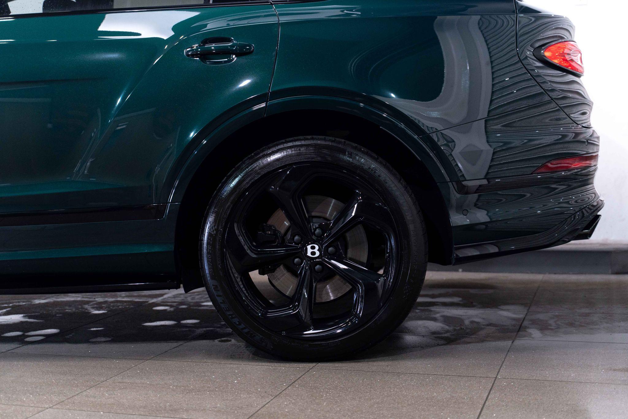 Bentley Bentayga - Image 13