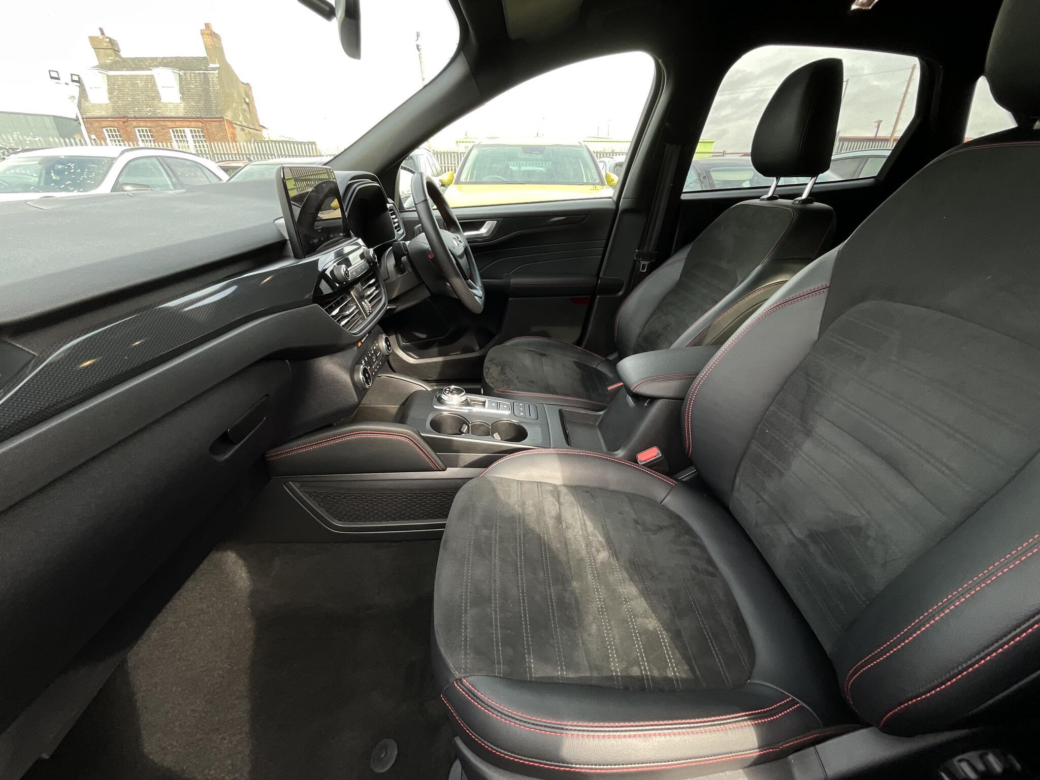 Ford Kuga - Image 18