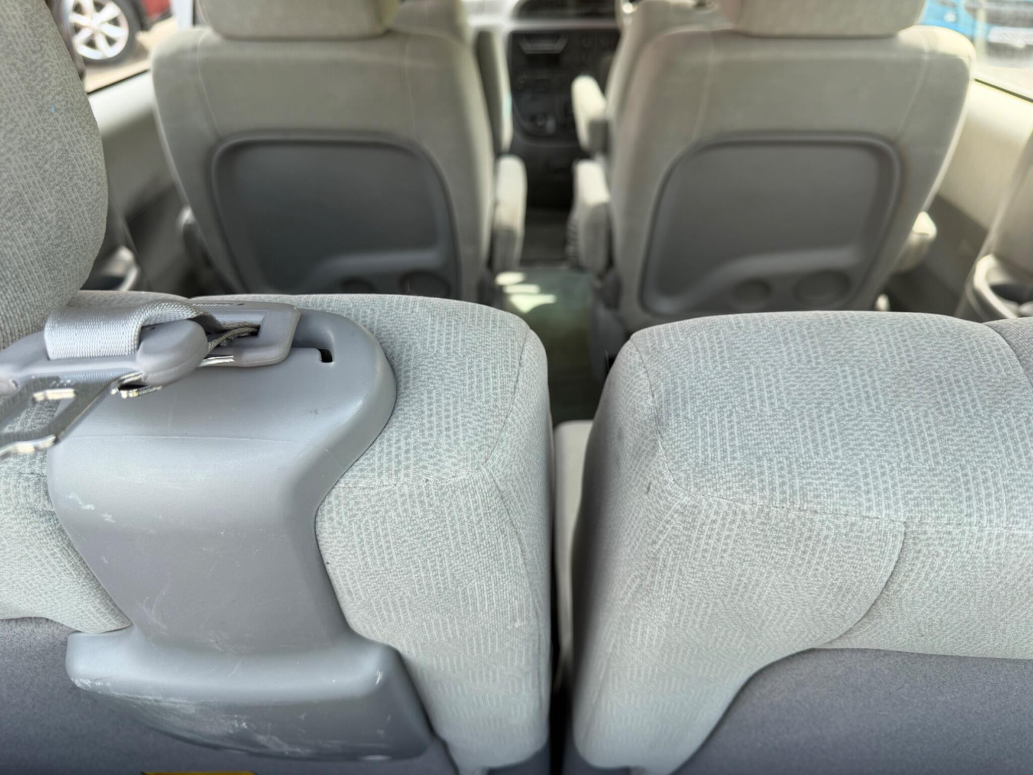 Kia Sedona - Image 11