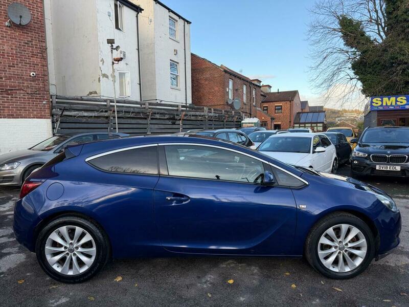 Vauxhall Astra GTC - Image 4