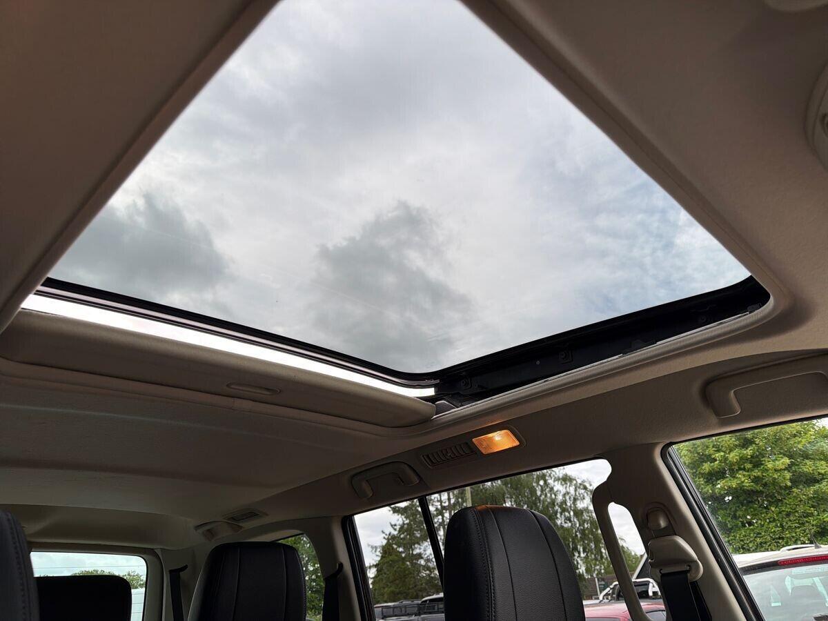 Mitsubishi Shogun - Image 34