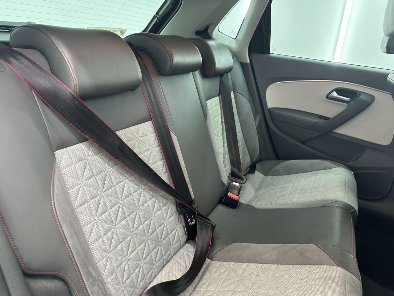 Volkswagen Polo - Image 24