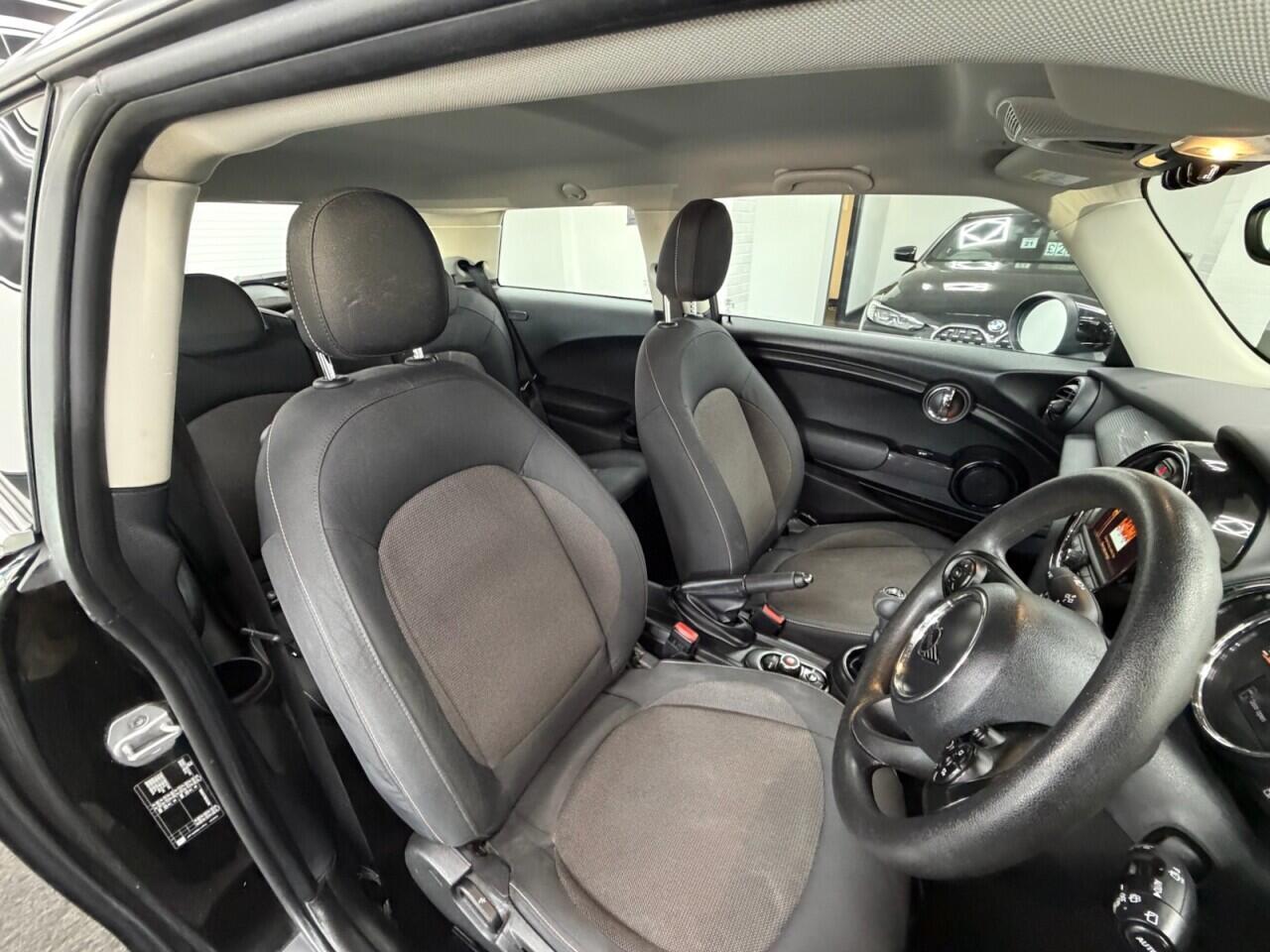 MINI Hatch - Image 15