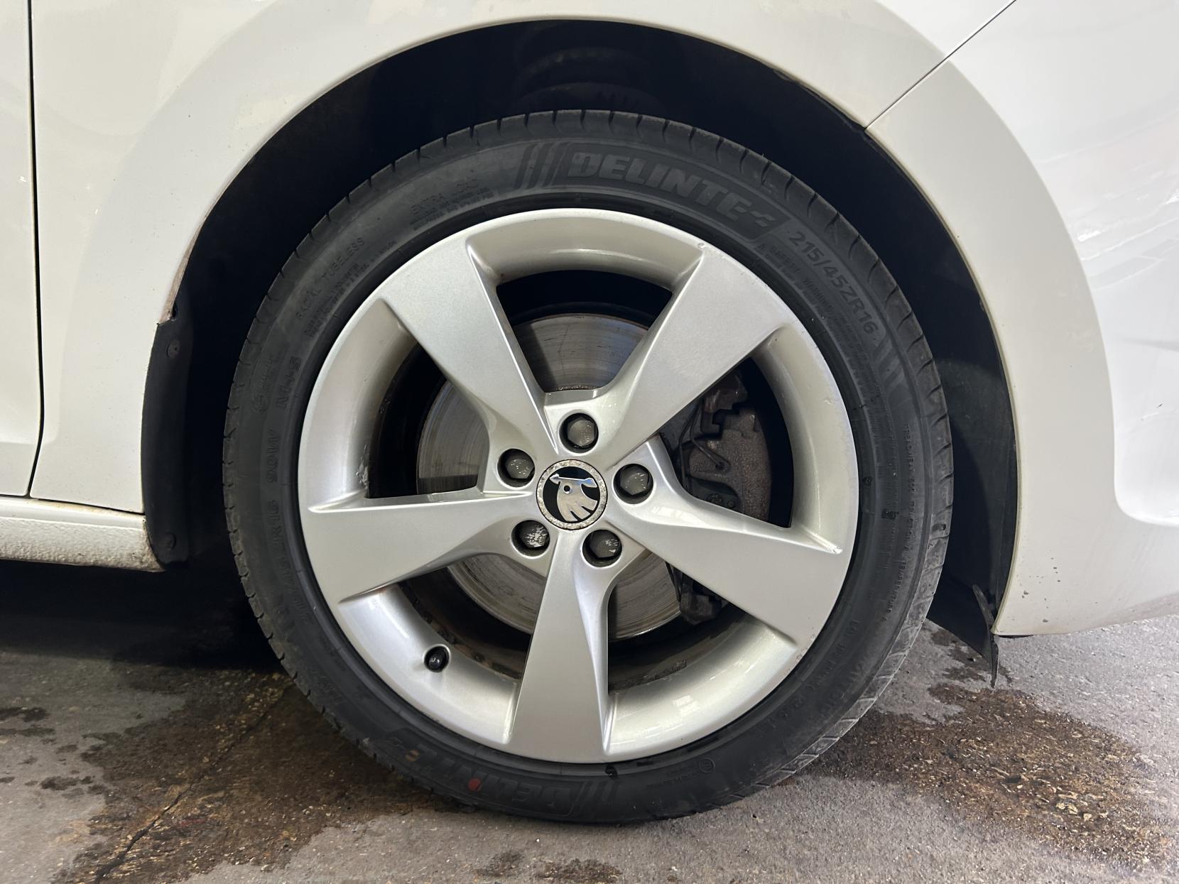 Skoda Rapid Spaceback - Image 15
