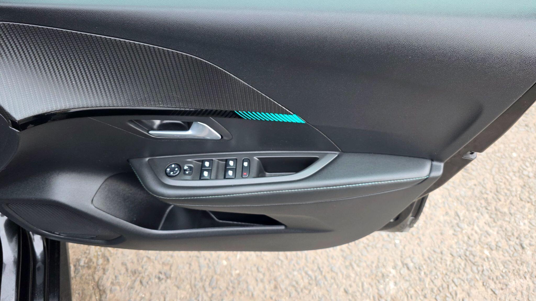 Peugeot 208 - Image 23