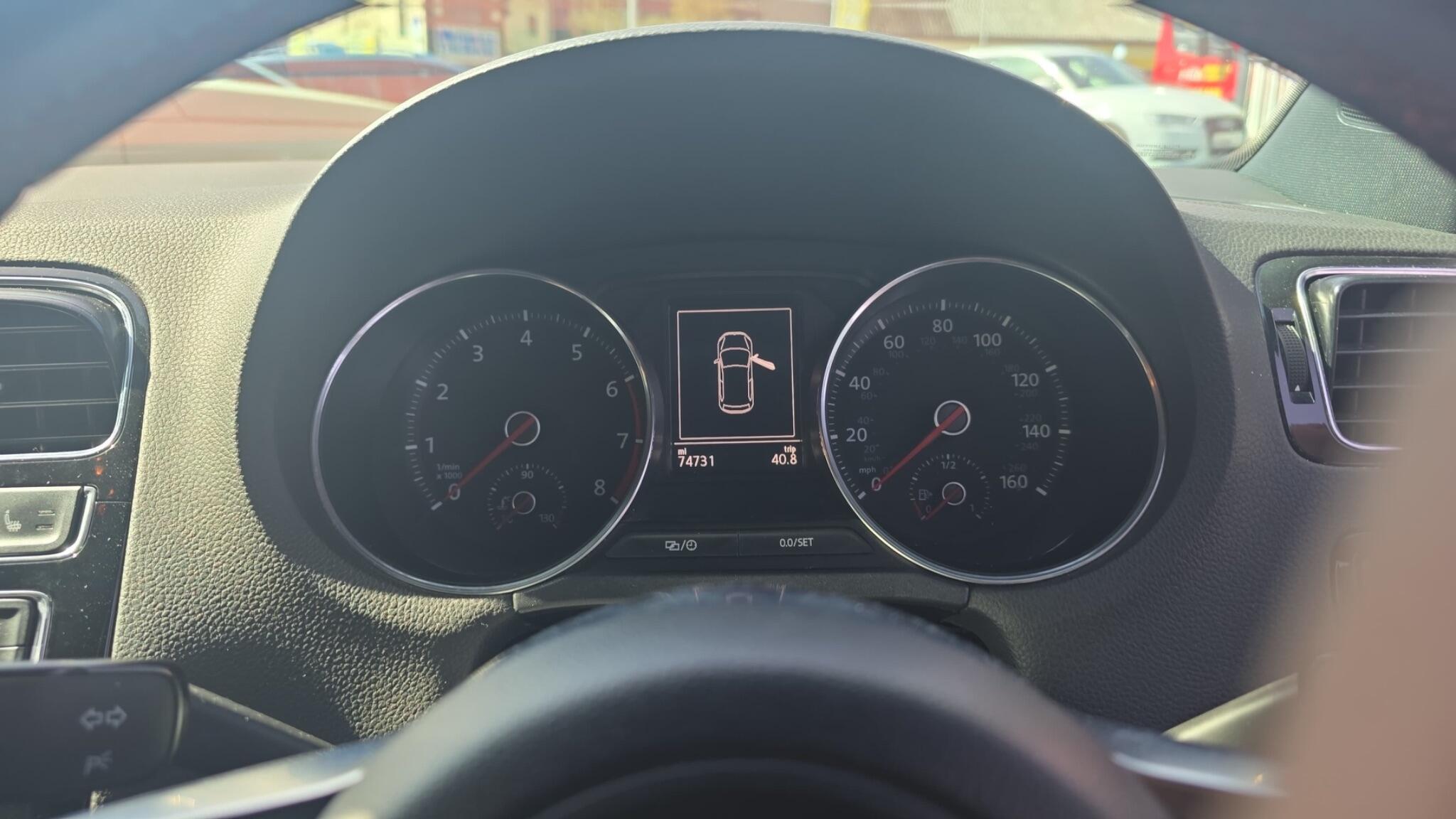 Volkswagen Polo - Image 14