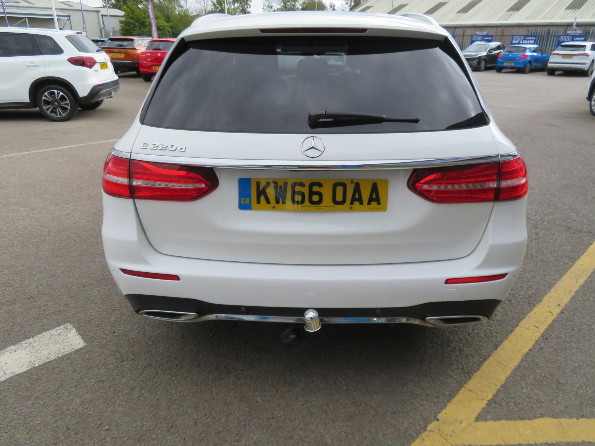 Mercedes E Class - Image 9