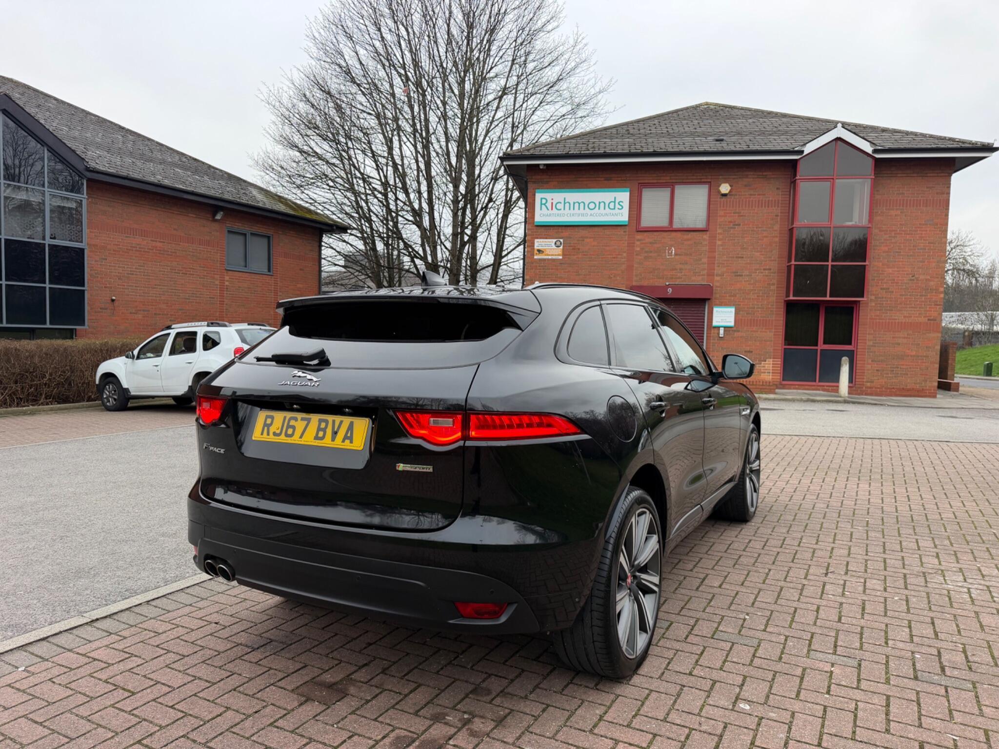 Jaguar F-Pace - Image 40