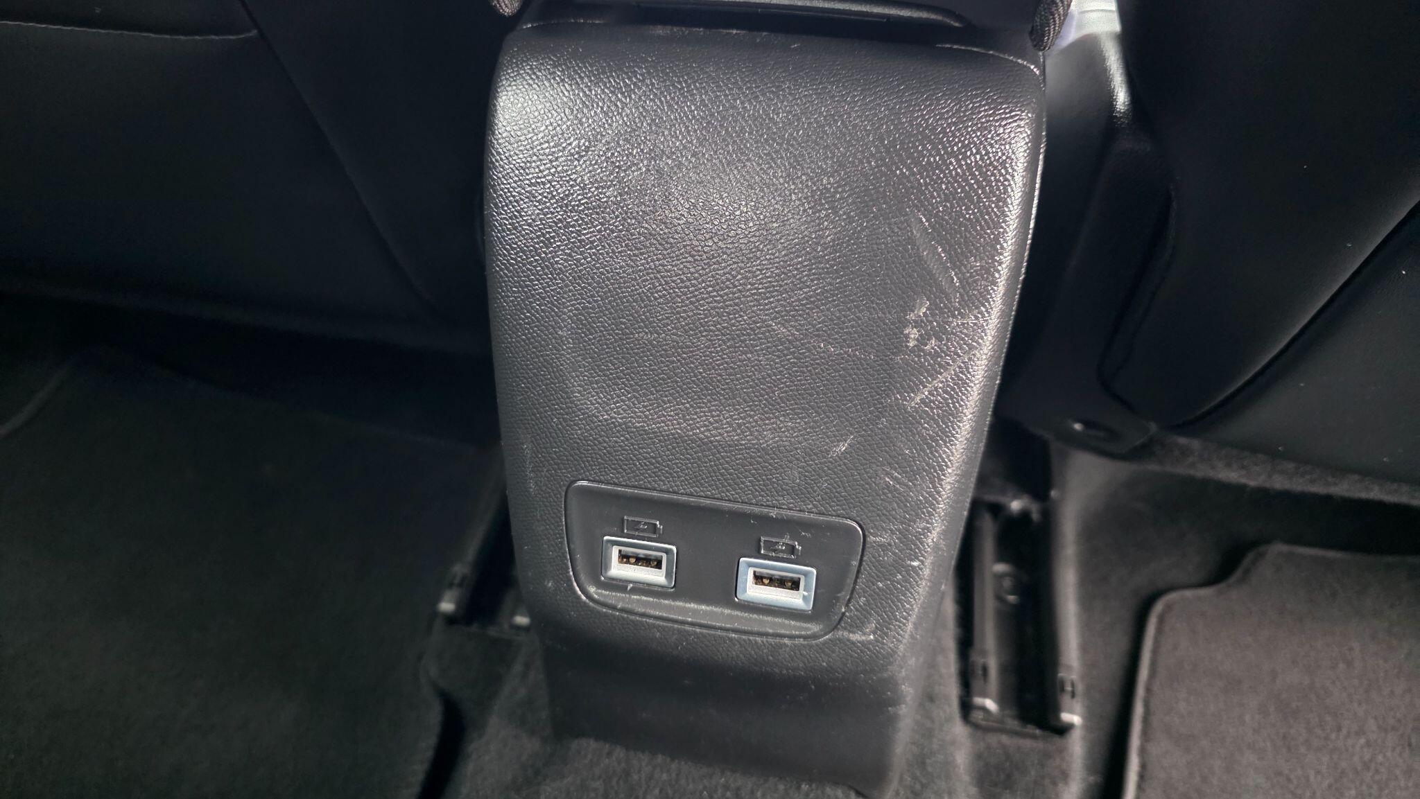 Peugeot 208 - Image 40