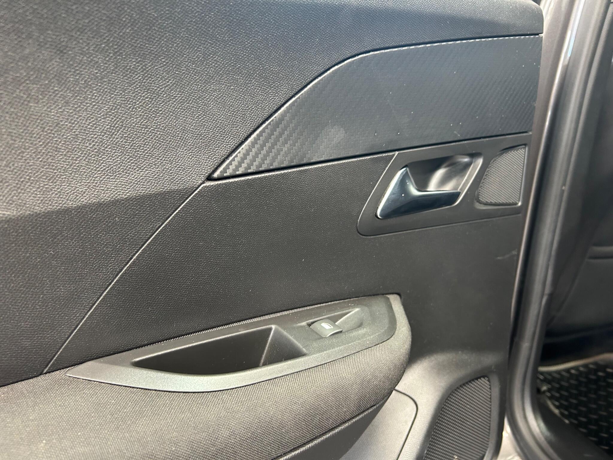 Peugeot 2008 - Image 17