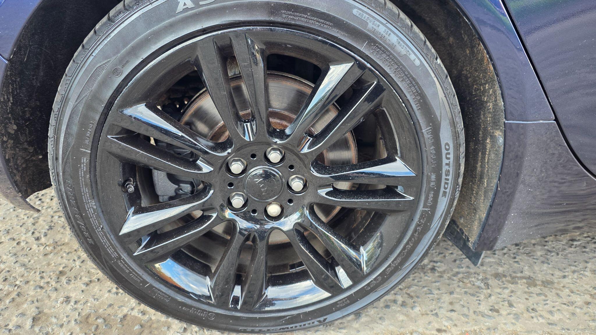 Jaguar XE - Image 47