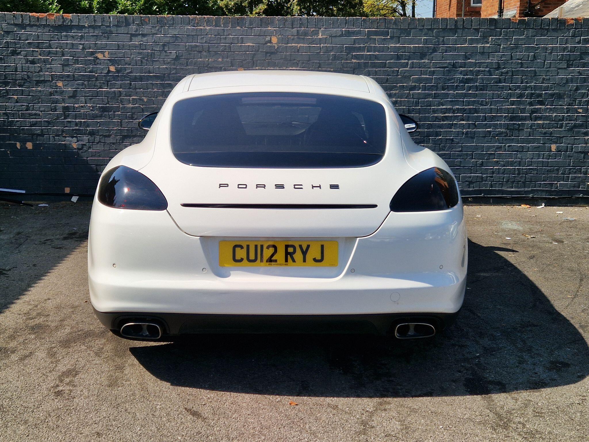 Porsche Panamera - Image 9