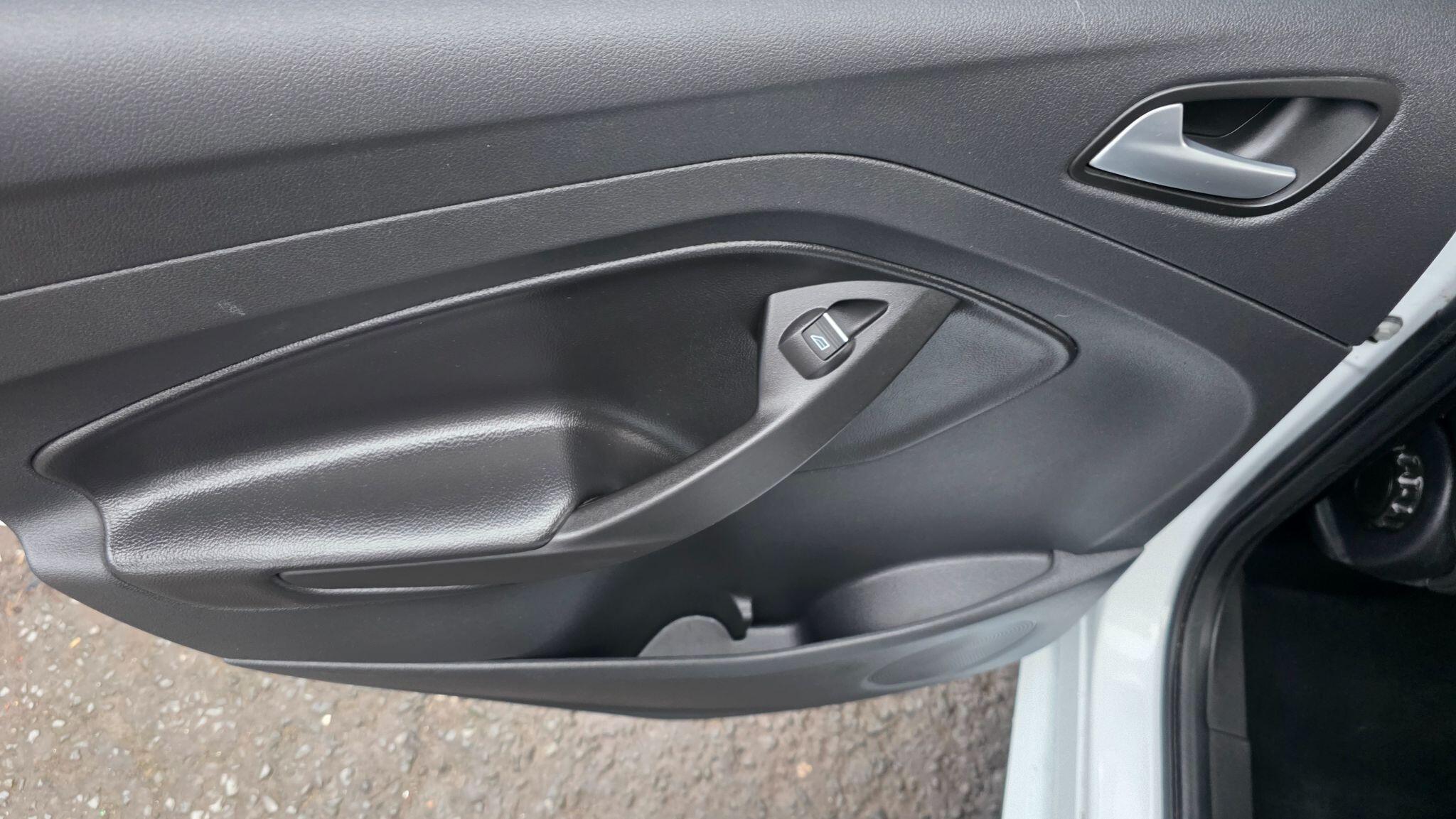 Ford Kuga - Image 41