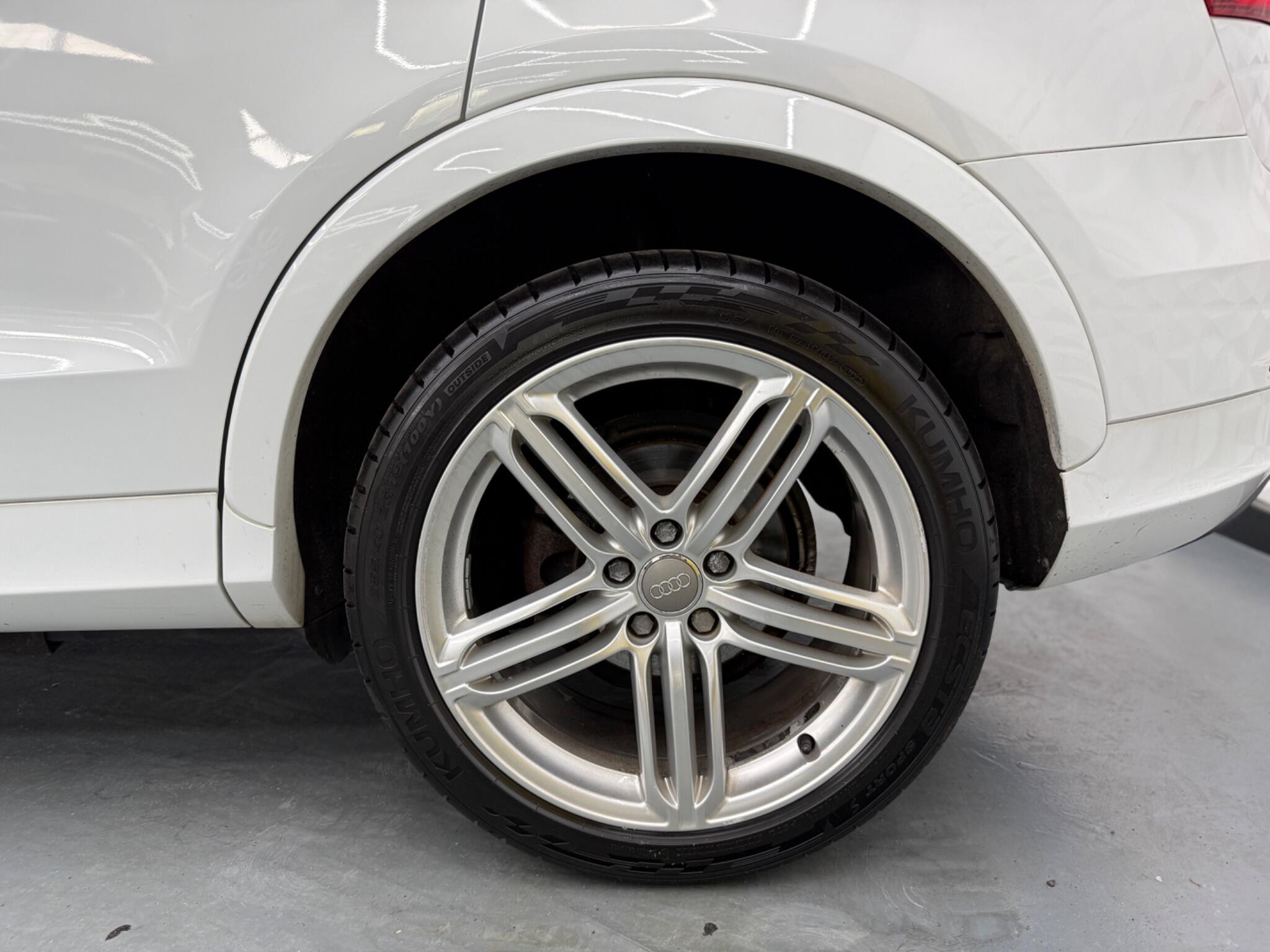 Audi Q3 - Image 7