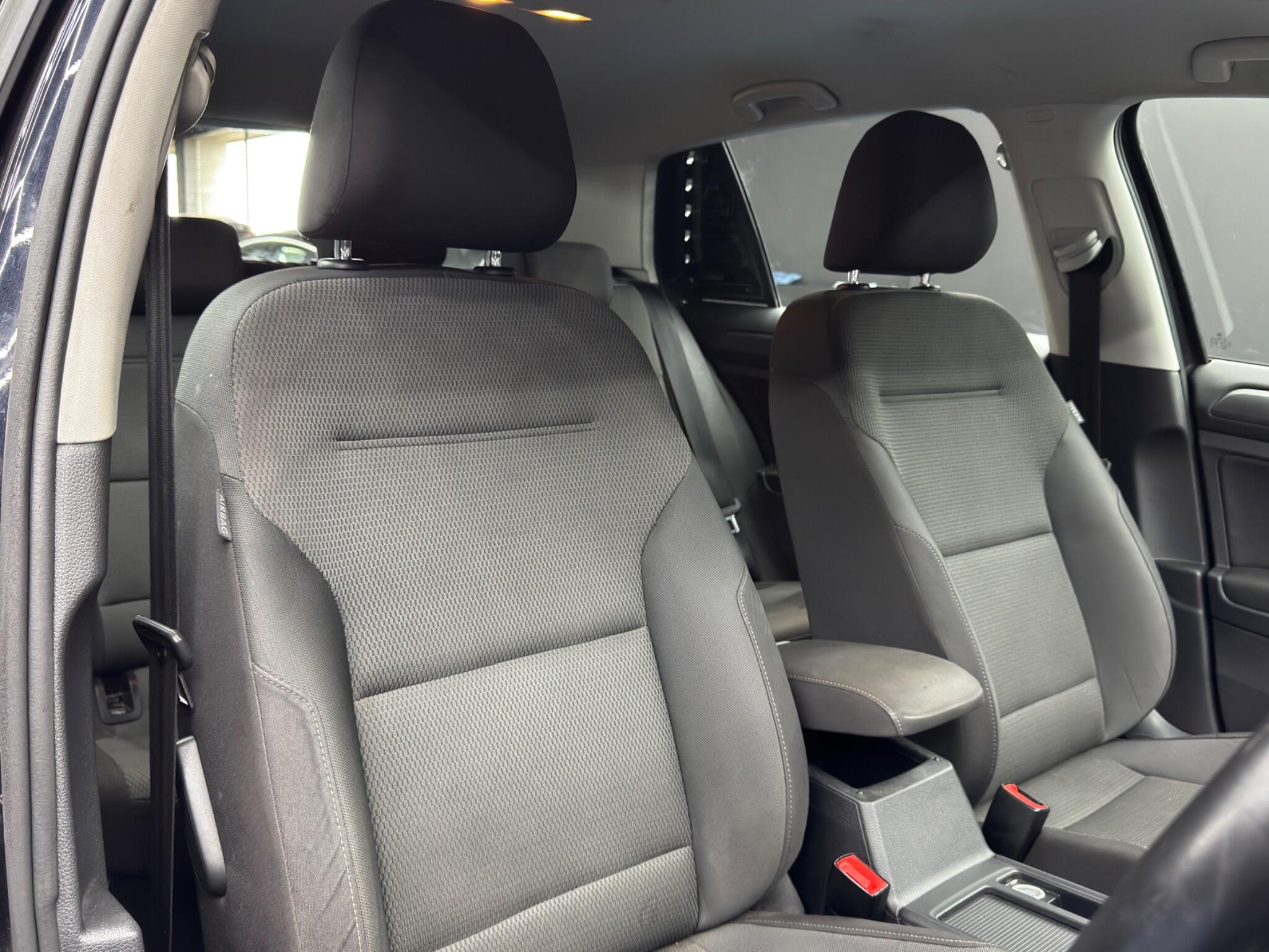 Volkswagen Golf - Image 12