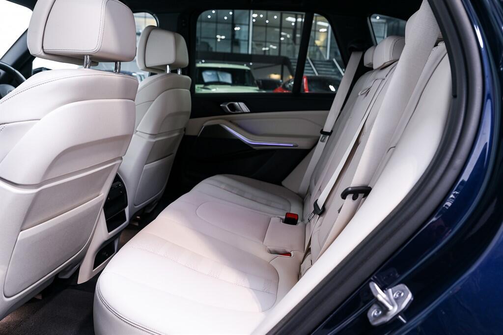 BMW X5 - Image 12