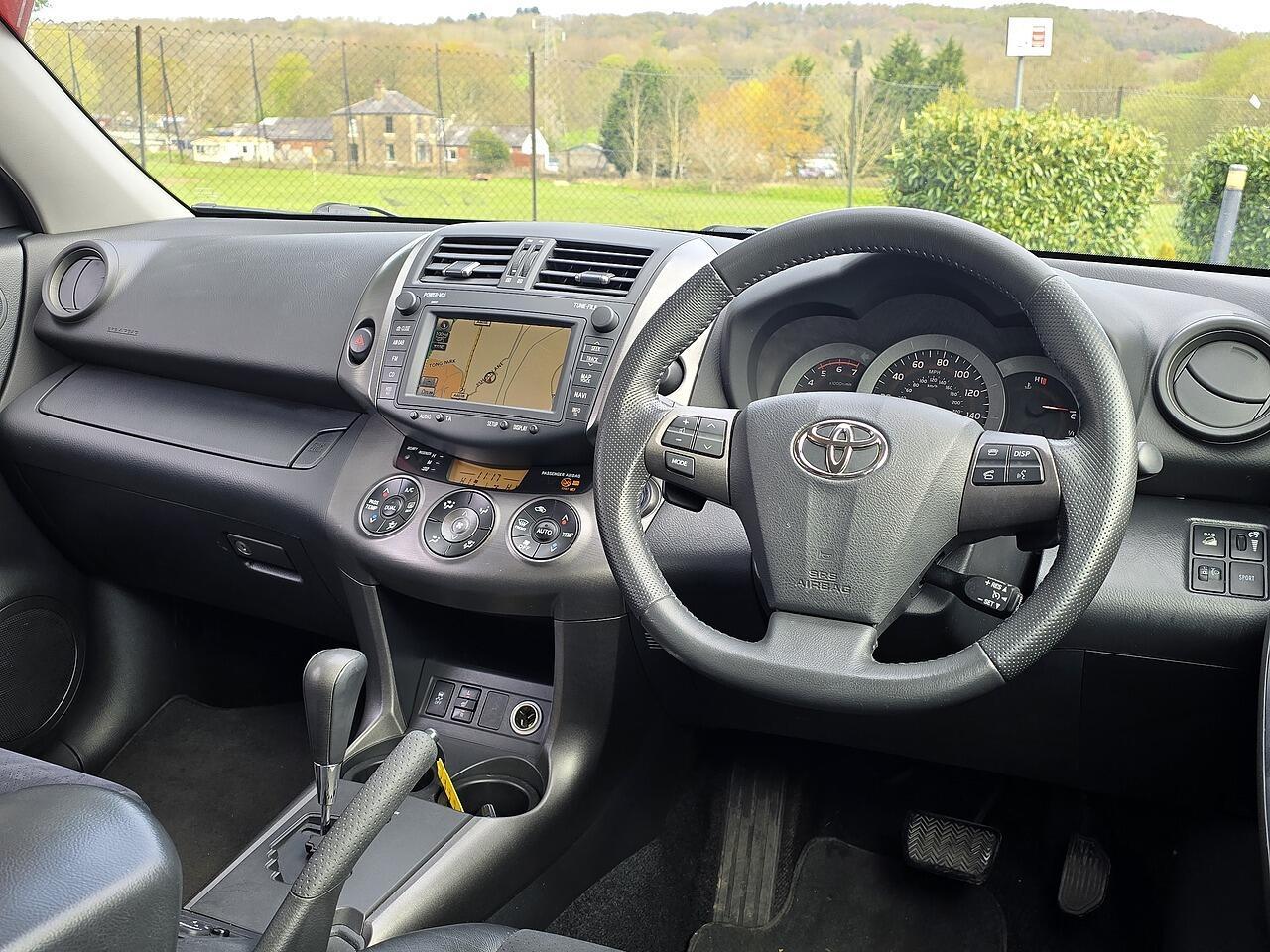 Toyota RAV4 - Image 10