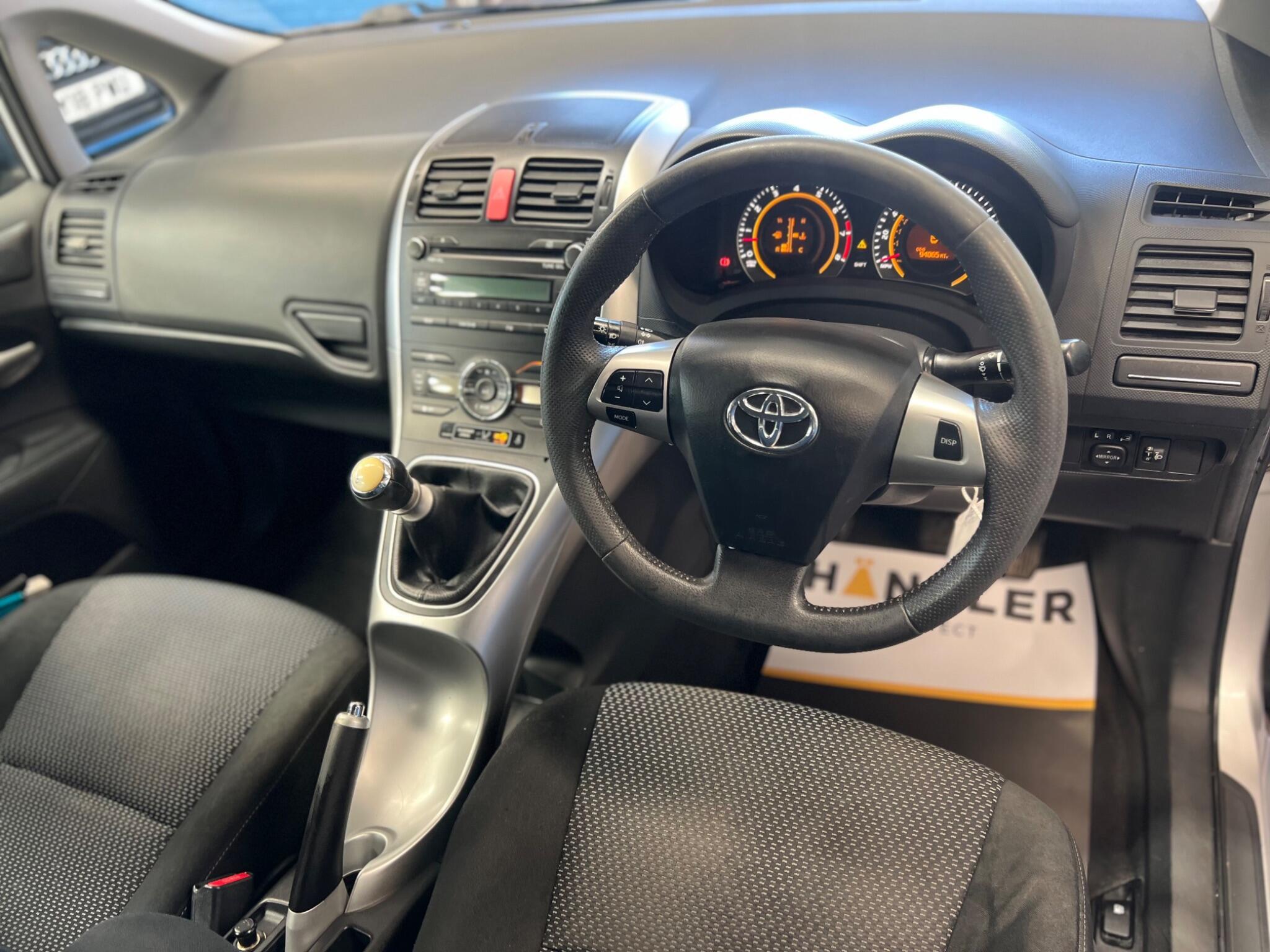 Toyota Auris - Image 23