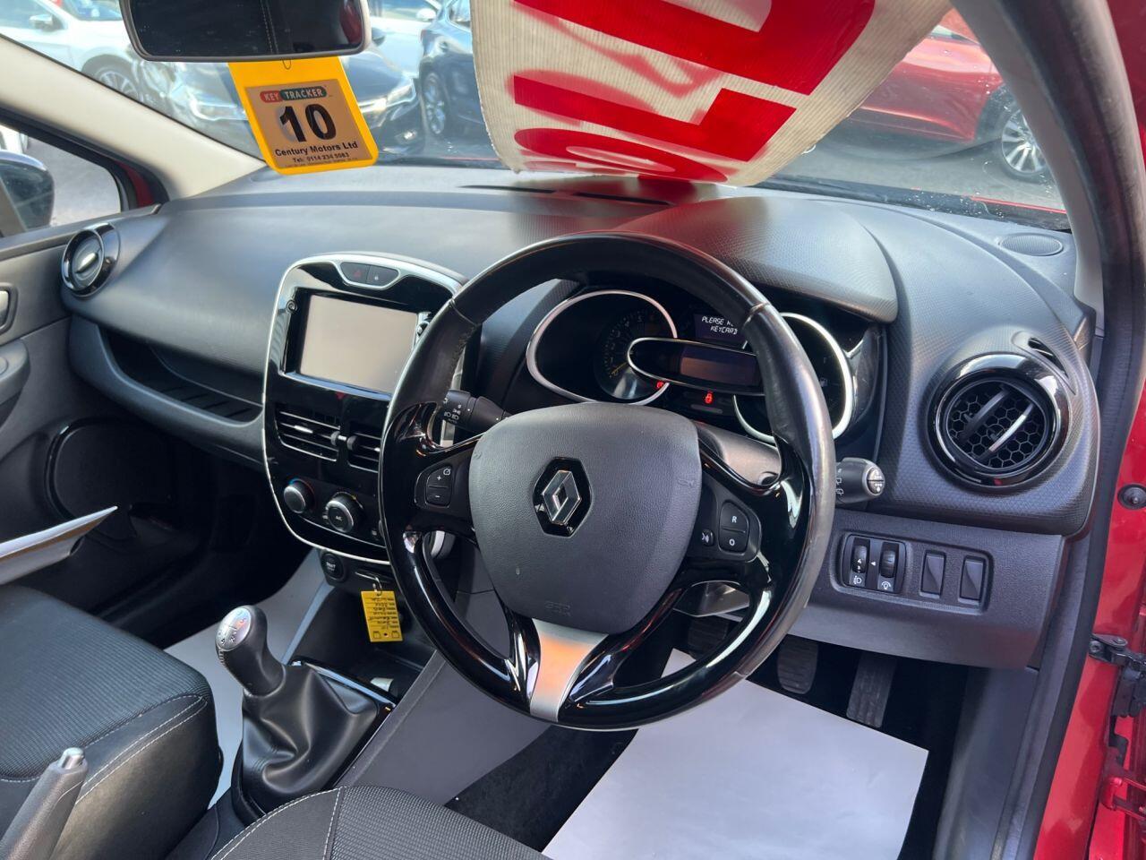 Renault Clio - Image 13