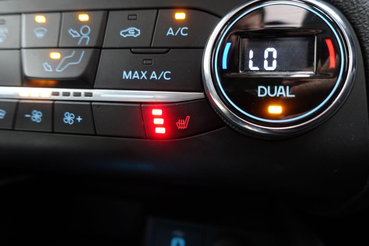 Ford Focus - Image 27