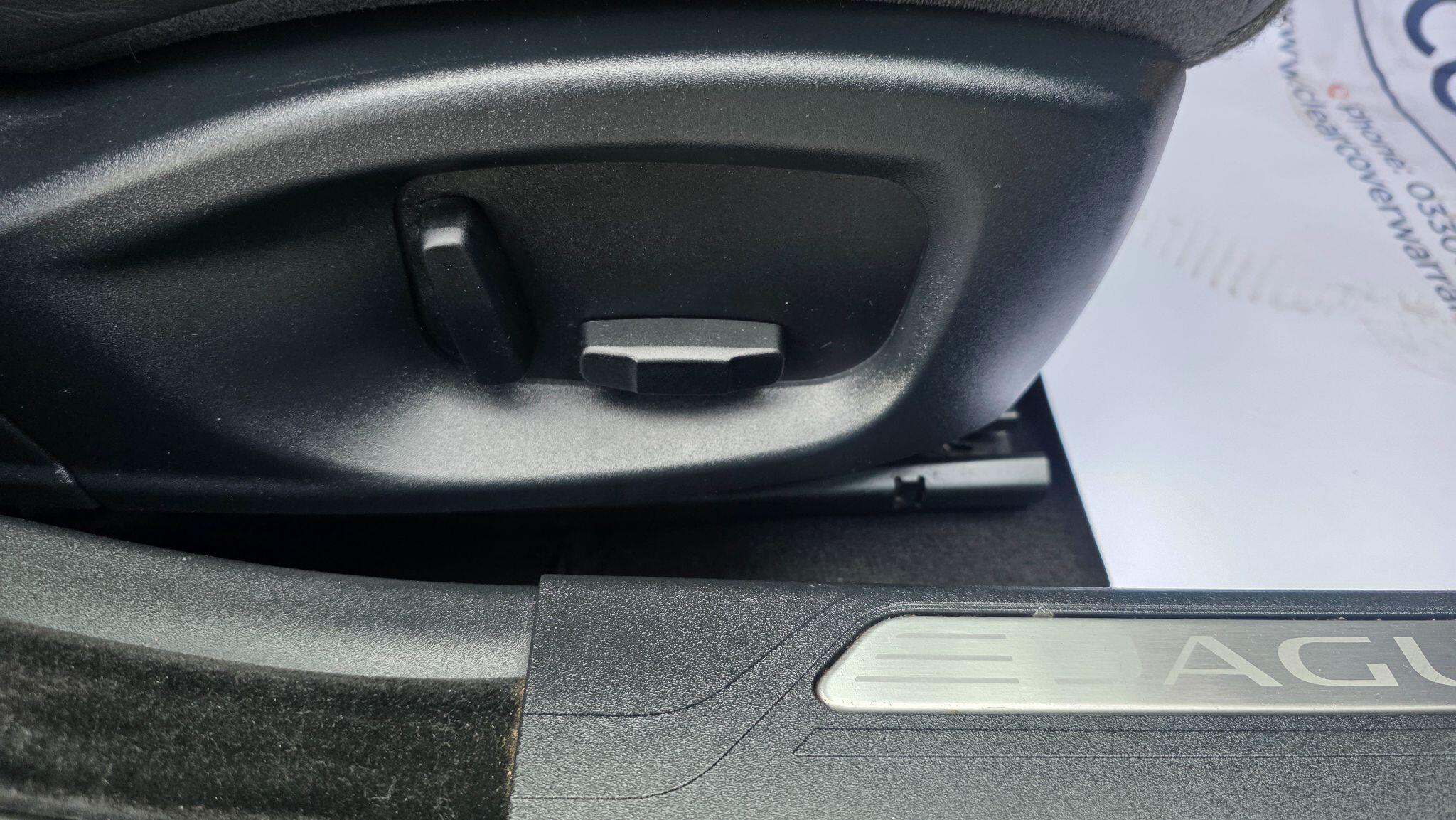 Jaguar XE - Image 27