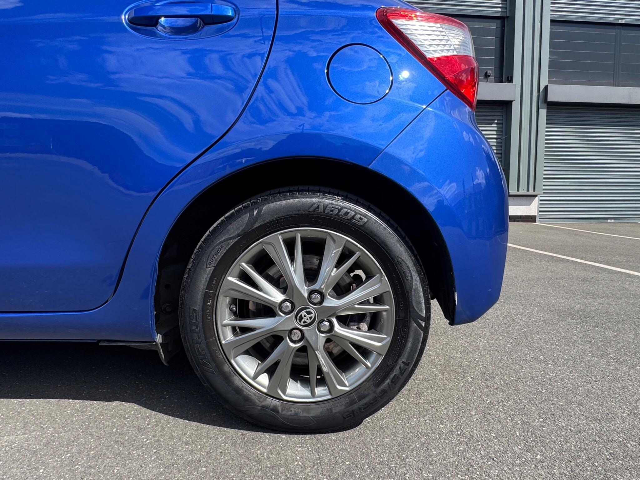 Toyota Yaris - Image 20