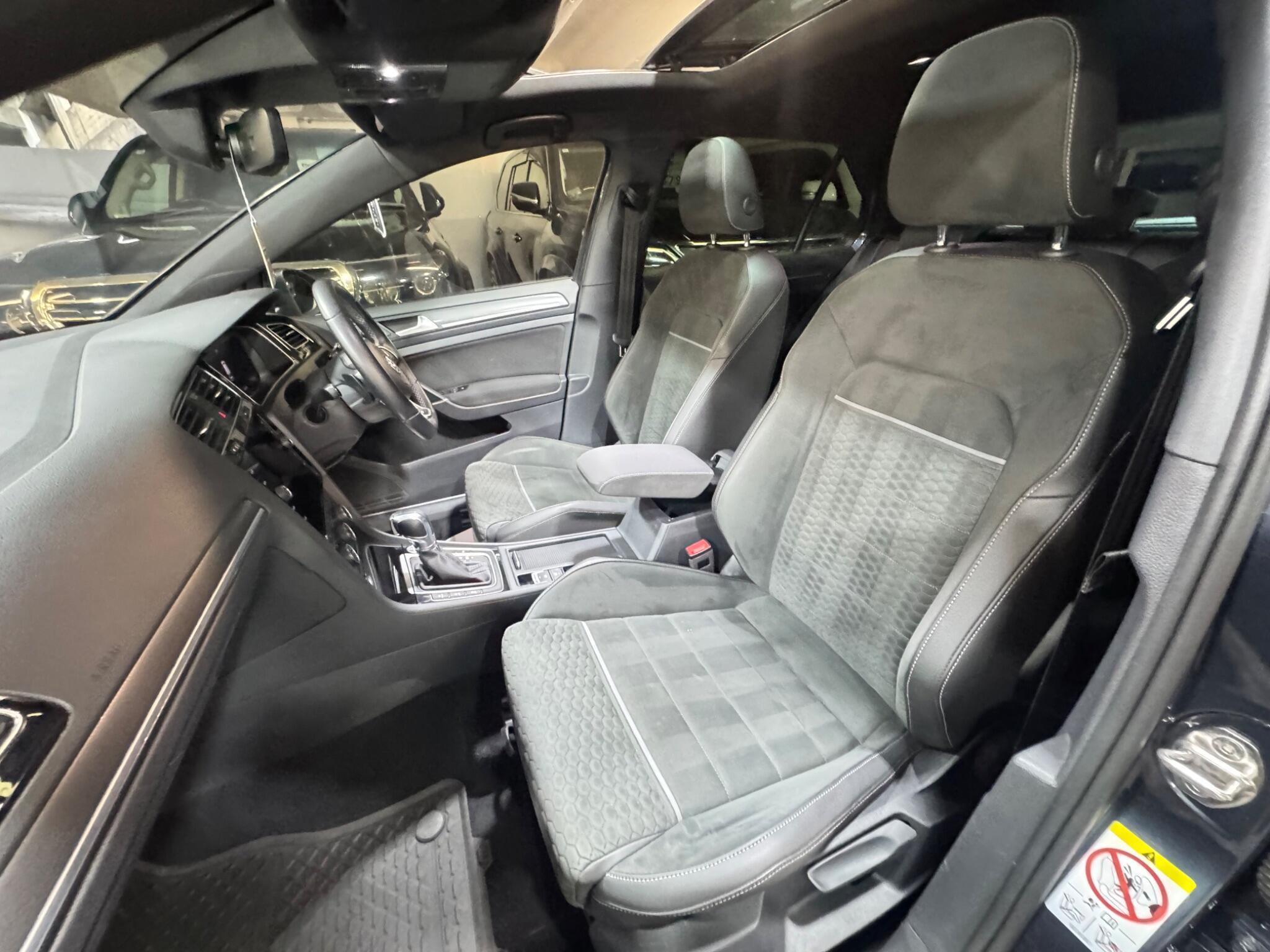 Volkswagen Golf - Image 9
