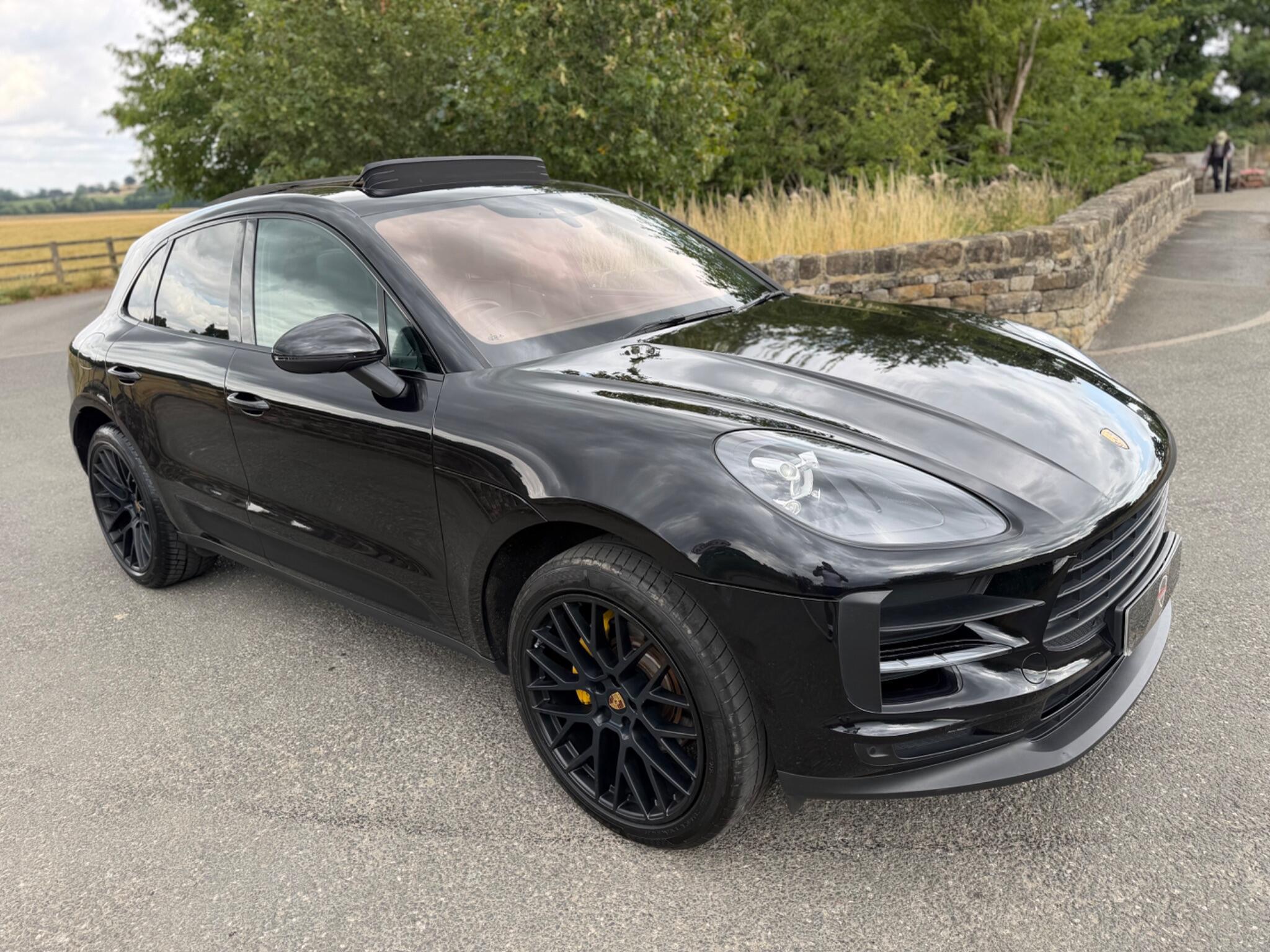 Porsche Macan - Image 10
