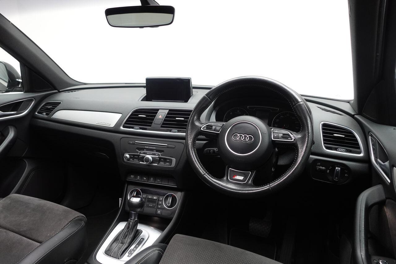 Audi Q3 - Image 12