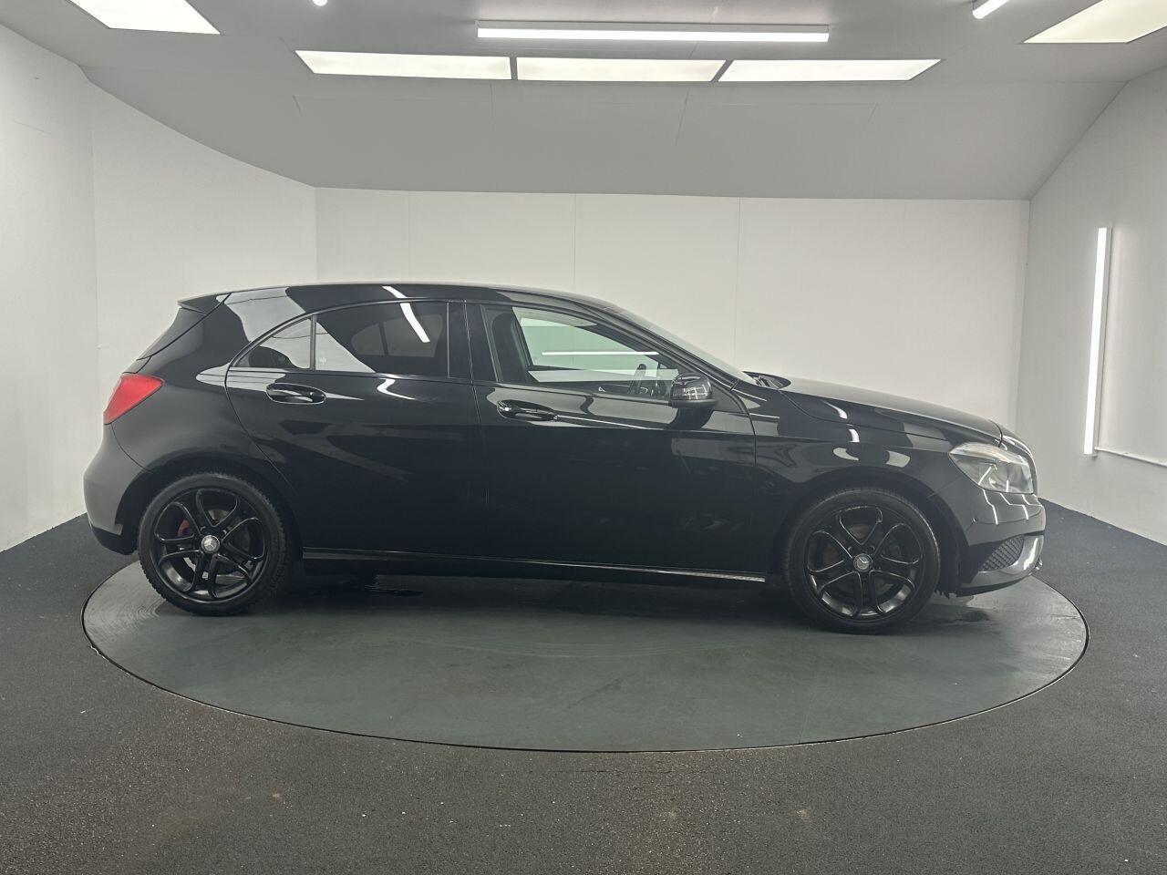 Mercedes-benz A-CLASS - Image 9