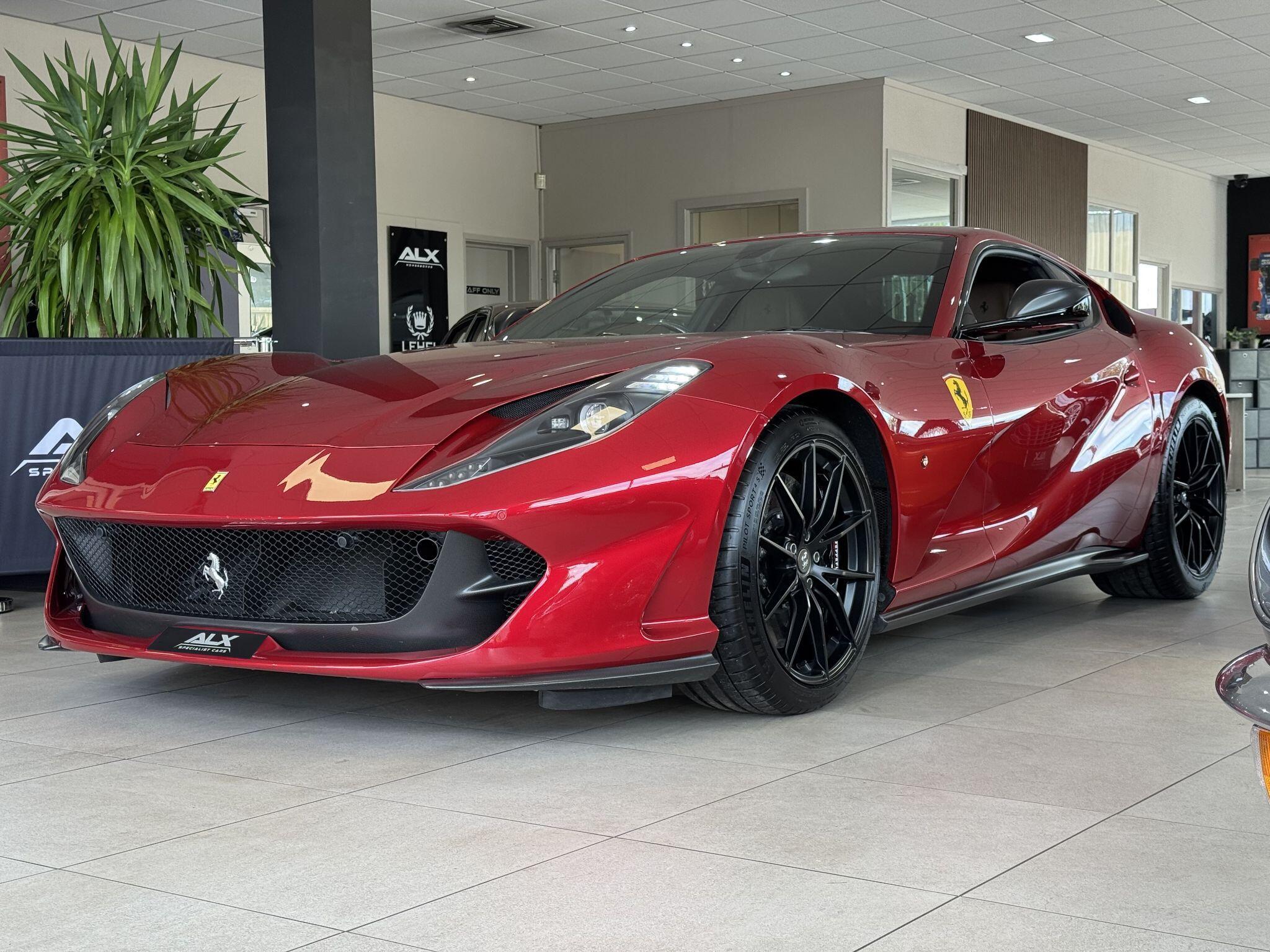 Ferrari 812 Superfast - Image 17