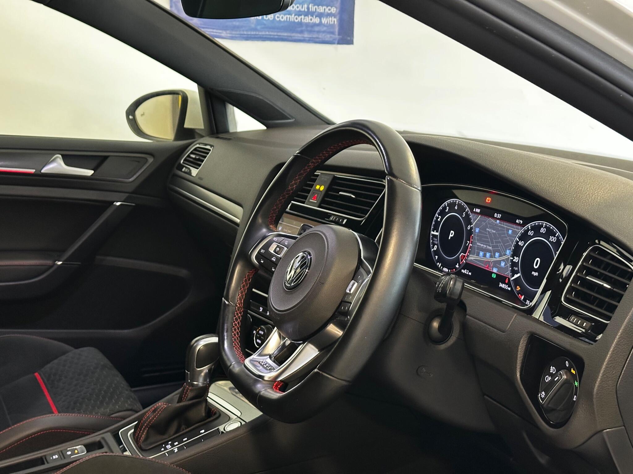 Volkswagen Golf - Image 2