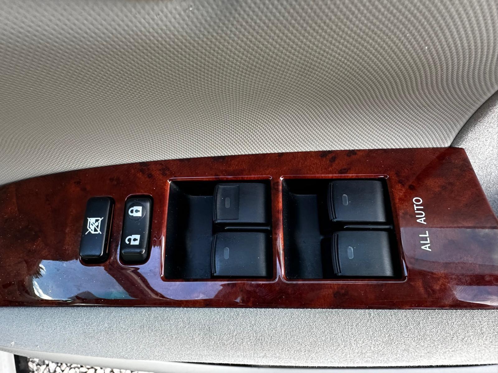 Toyota Estima Aeras G - Image 20