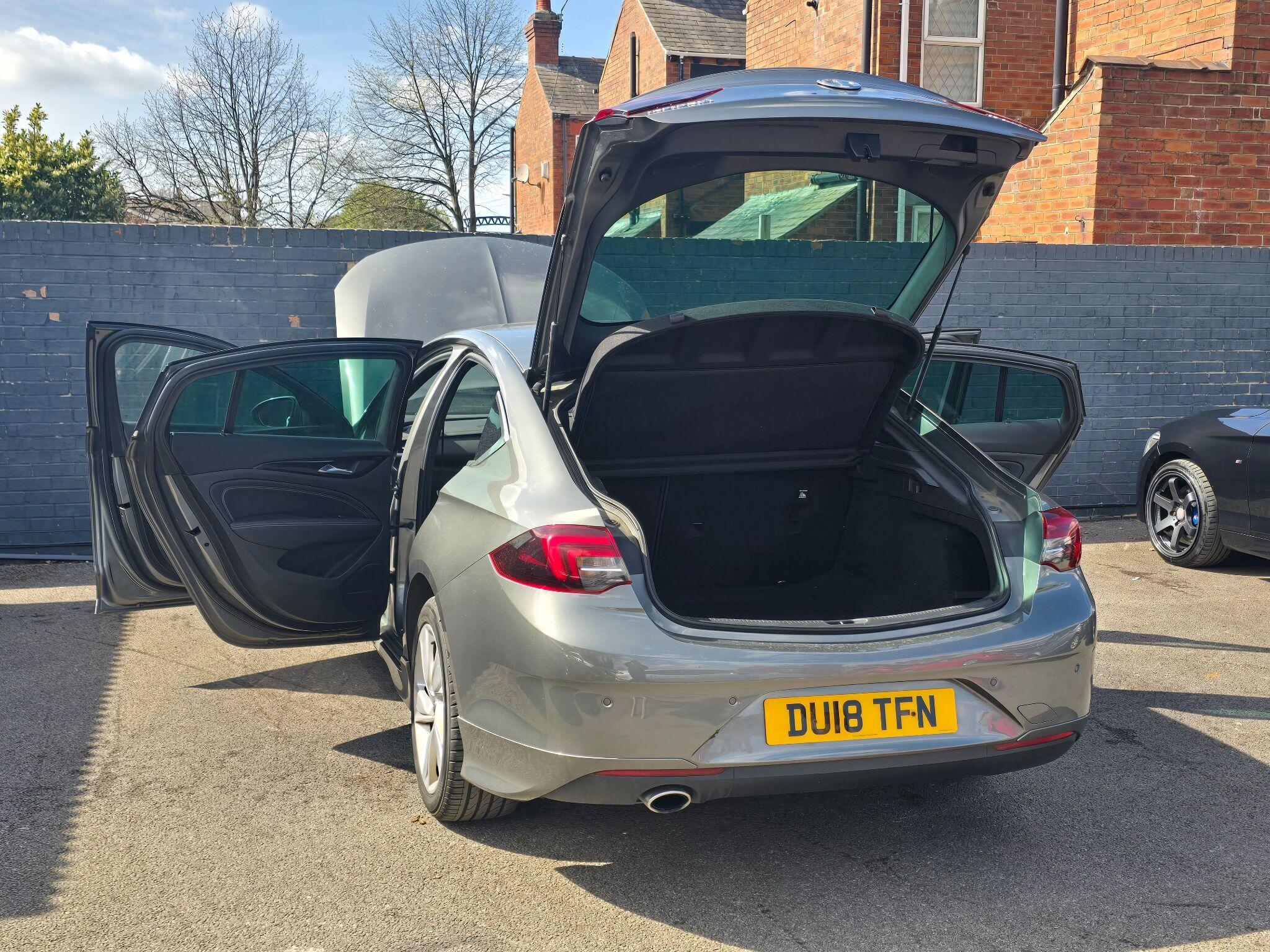 Vauxhall Insignia - Image 19