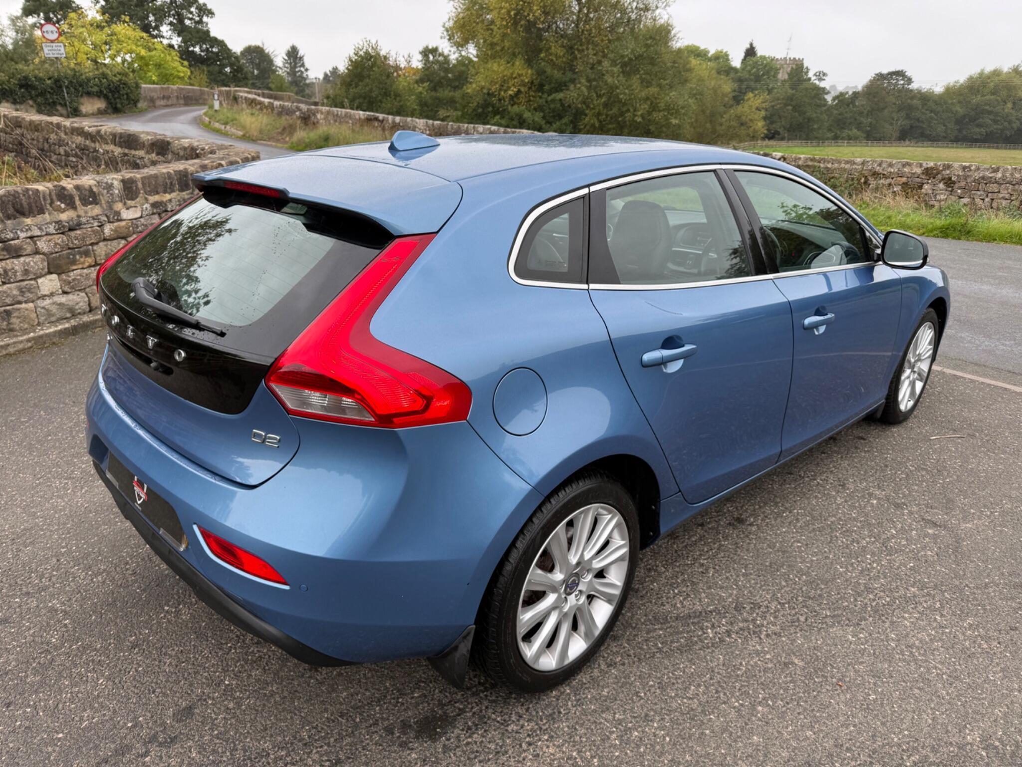 Volvo V40 - Image 5
