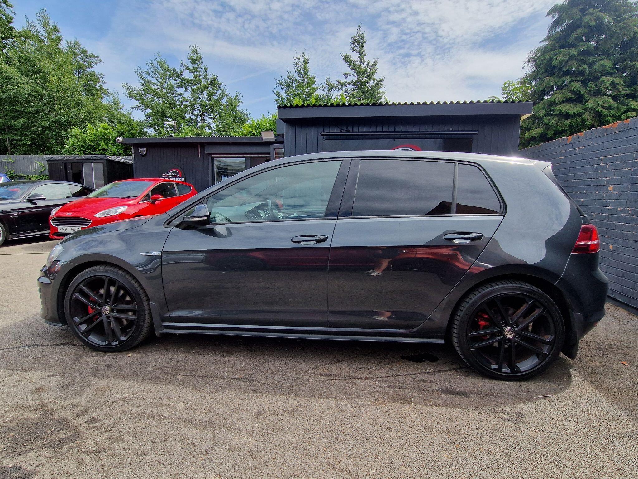 Volkswagen Golf - Image 6